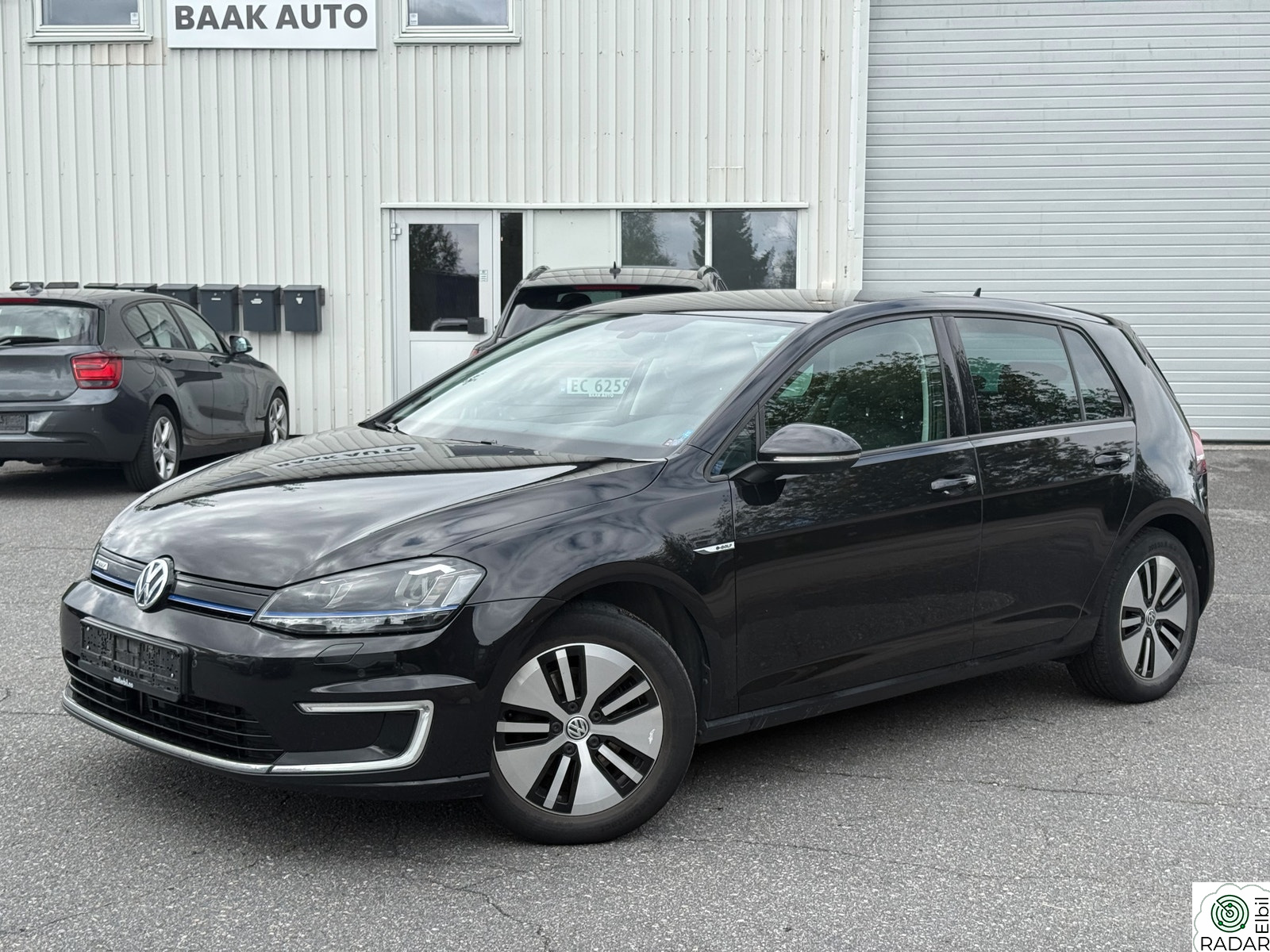 VOLKSWAGEN GOLF Eu 03.2027 / SKINN / ACC / NAVI / DAB++