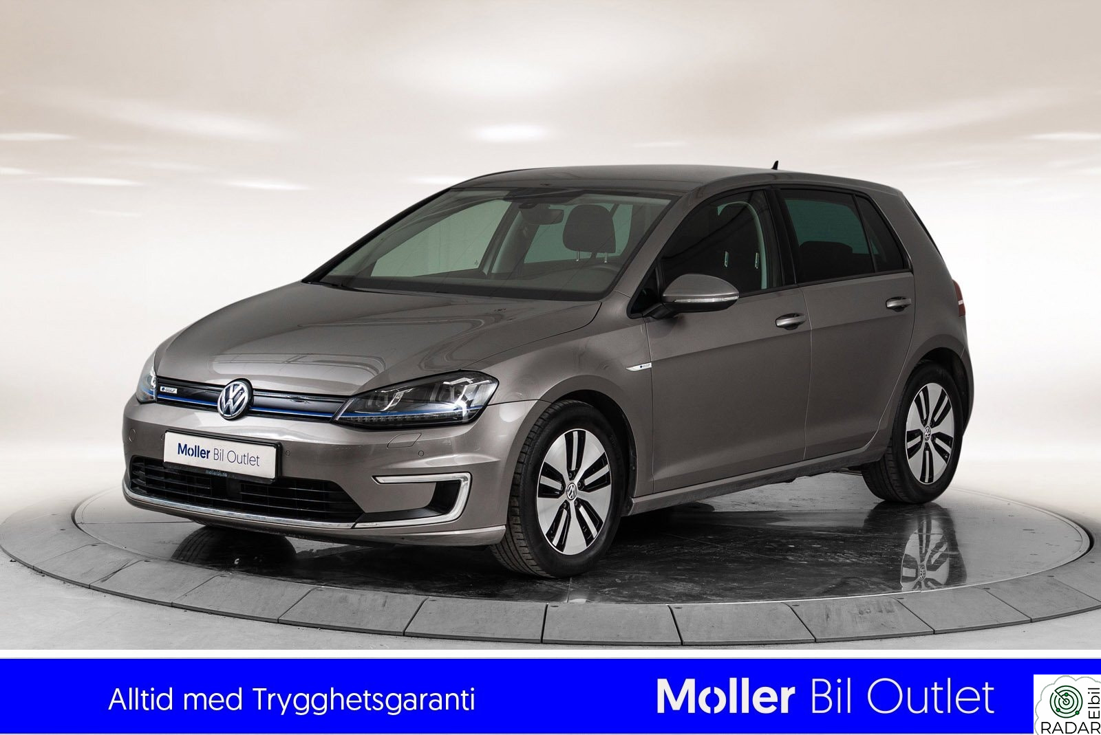 VOLKSWAGEN GOLF Exclusive - Skinn, Keyless, Navi, ACC