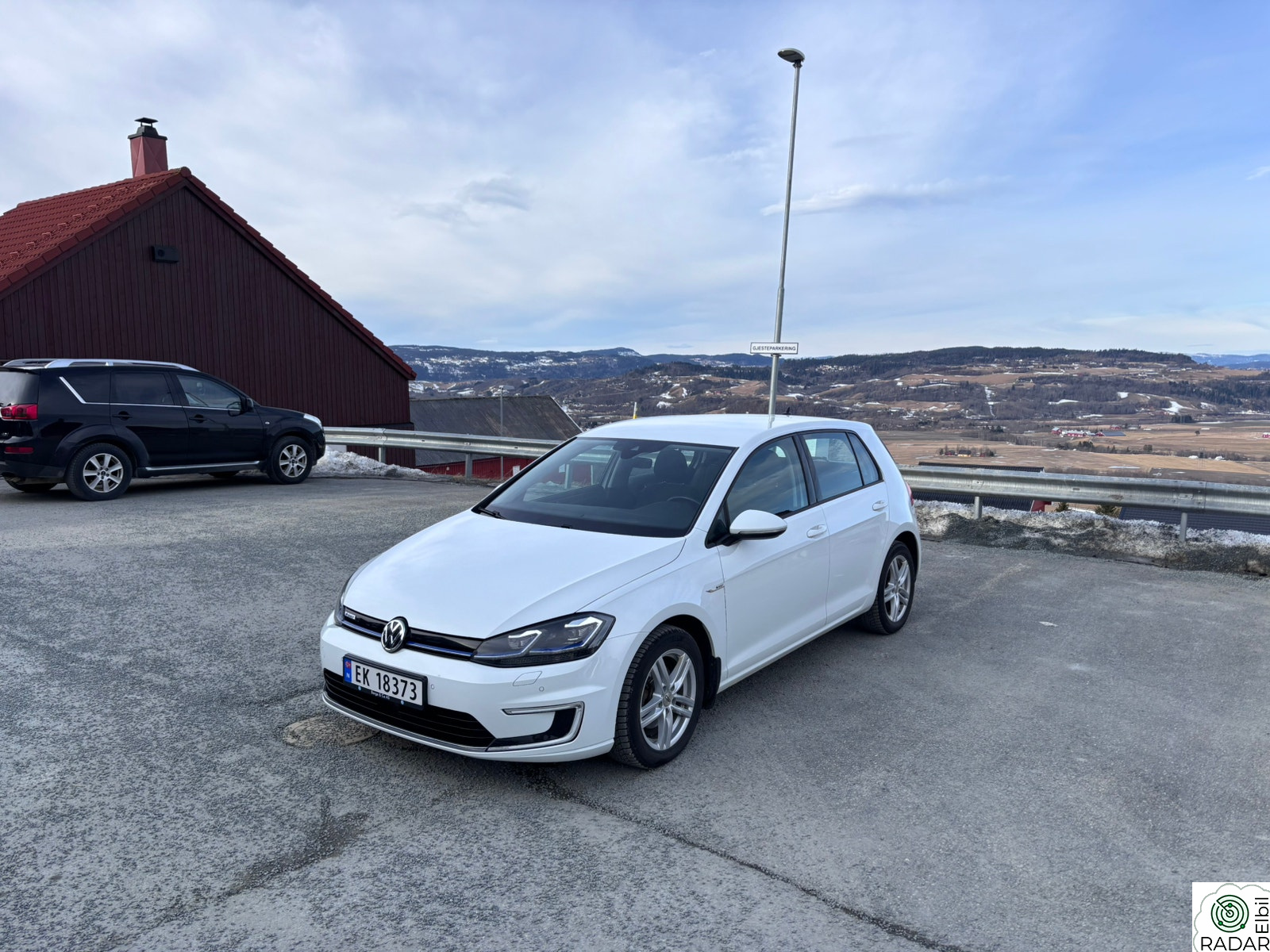 VOLKSWAGEN GOLF 300km | Keyless | Kamera | ACC | V.pumpe | Navi ++