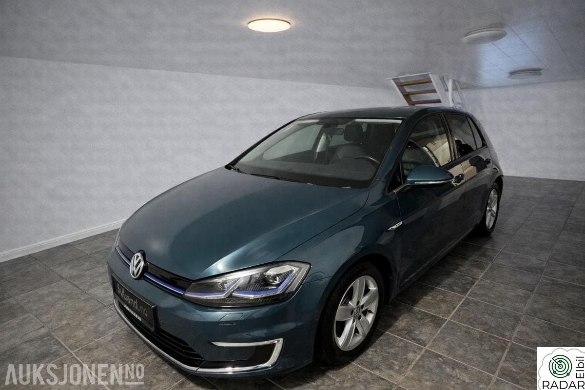 VOLKSWAGEN GOLF 136hk adaptiv cruisekontroll hud