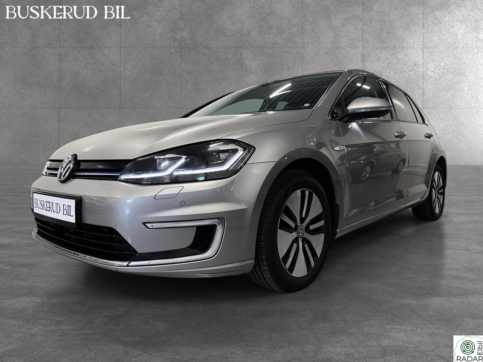 VOLKSWAGEN GOLF e-Golf OUTLET |VELUTSTYRT/MATRIX-LYS|ADAPTIVE CRUISE