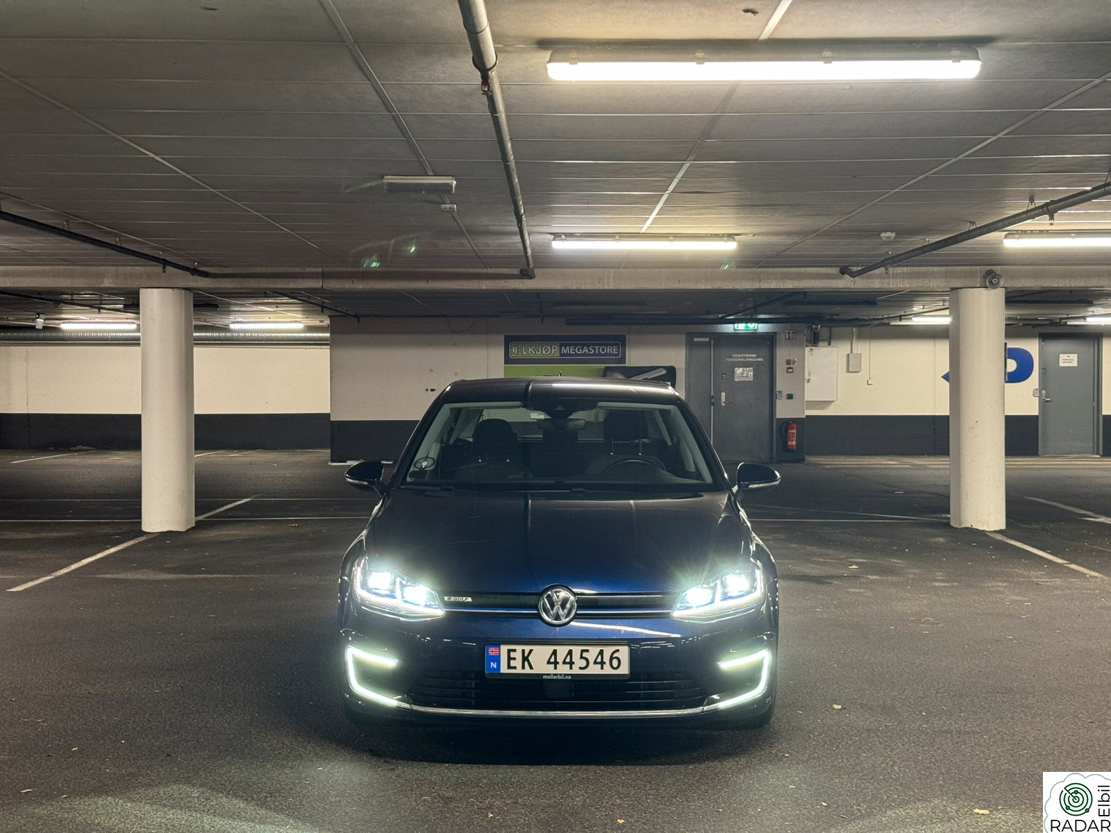 VOLKSWAGEN GOLF 300KM