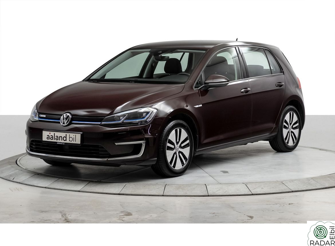 VOLKSWAGEN GOLF Pen og velholdt. LED lys. Adaptiv cruise. Bluetooth