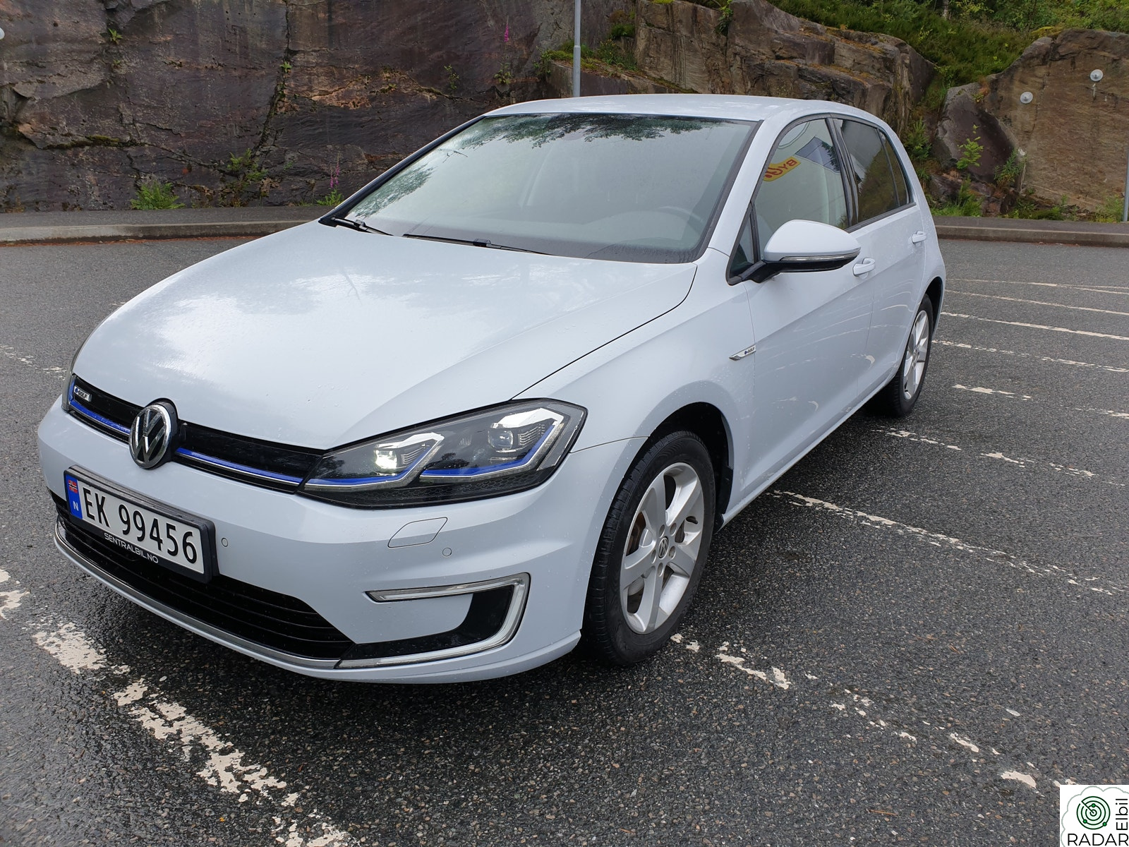 VOLKSWAGEN GOLF 136hk,  kun 79 500 km, ny eu-kontroll.