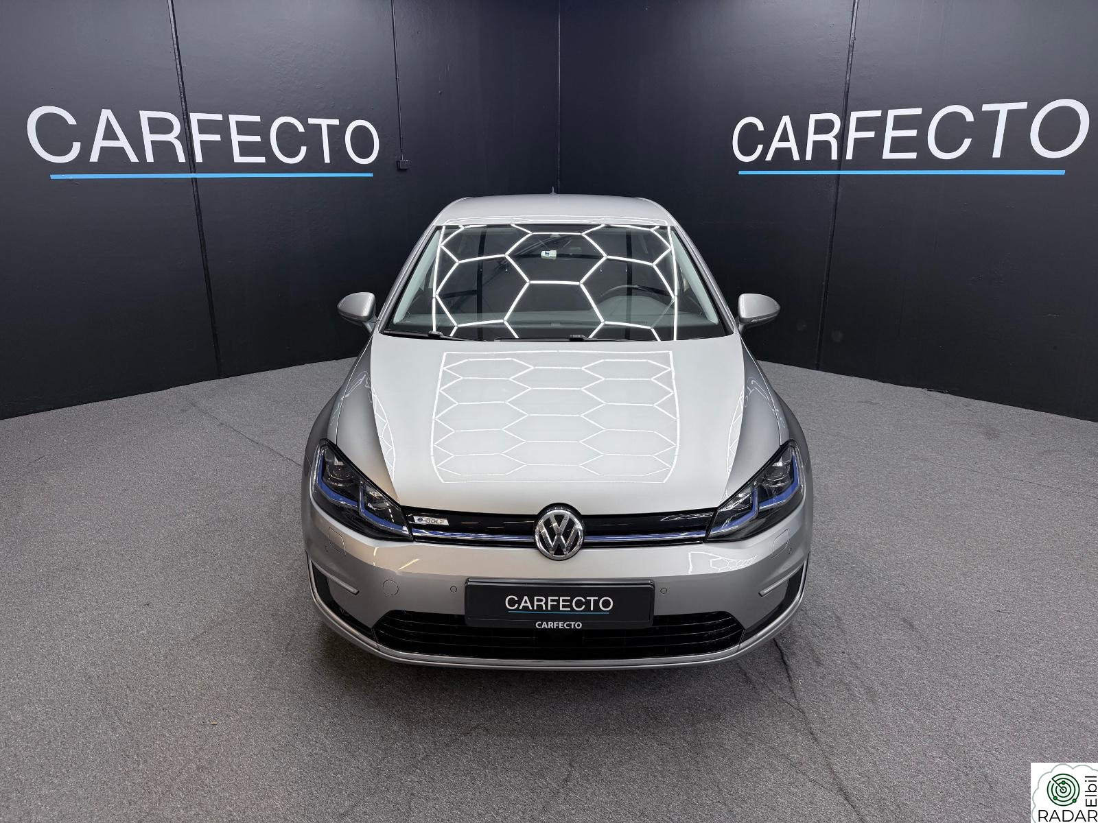 VOLKSWAGEN GOLF E-GOLF/300KM/1-EIERS/ACC/LED/DIGITAL/R.KAM/NAV/APP++