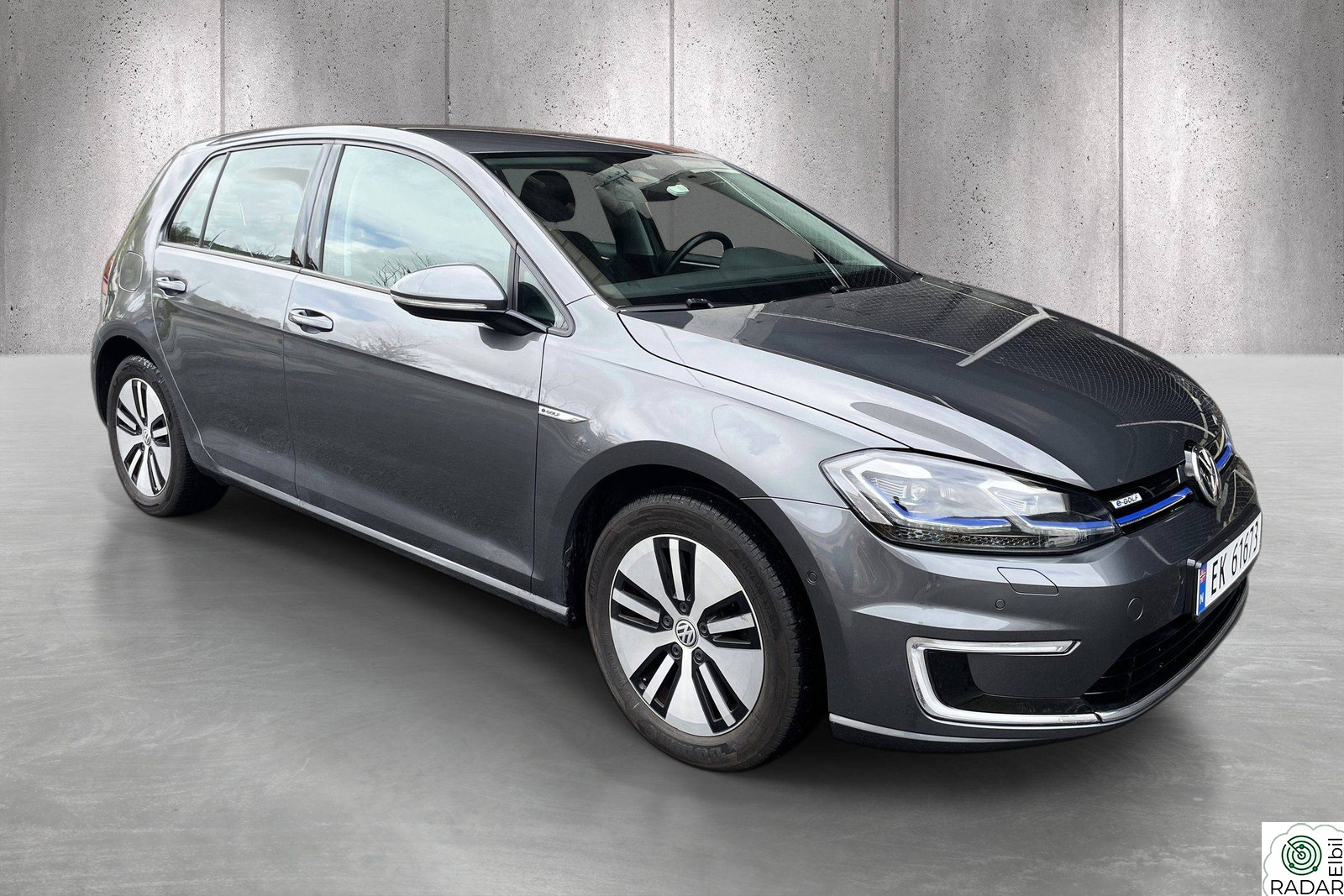 VOLKSWAGEN GOLF 100KW 300KM | EU 03.2028 | ACC/Carplay/R.Kam/BLIS/S+V++