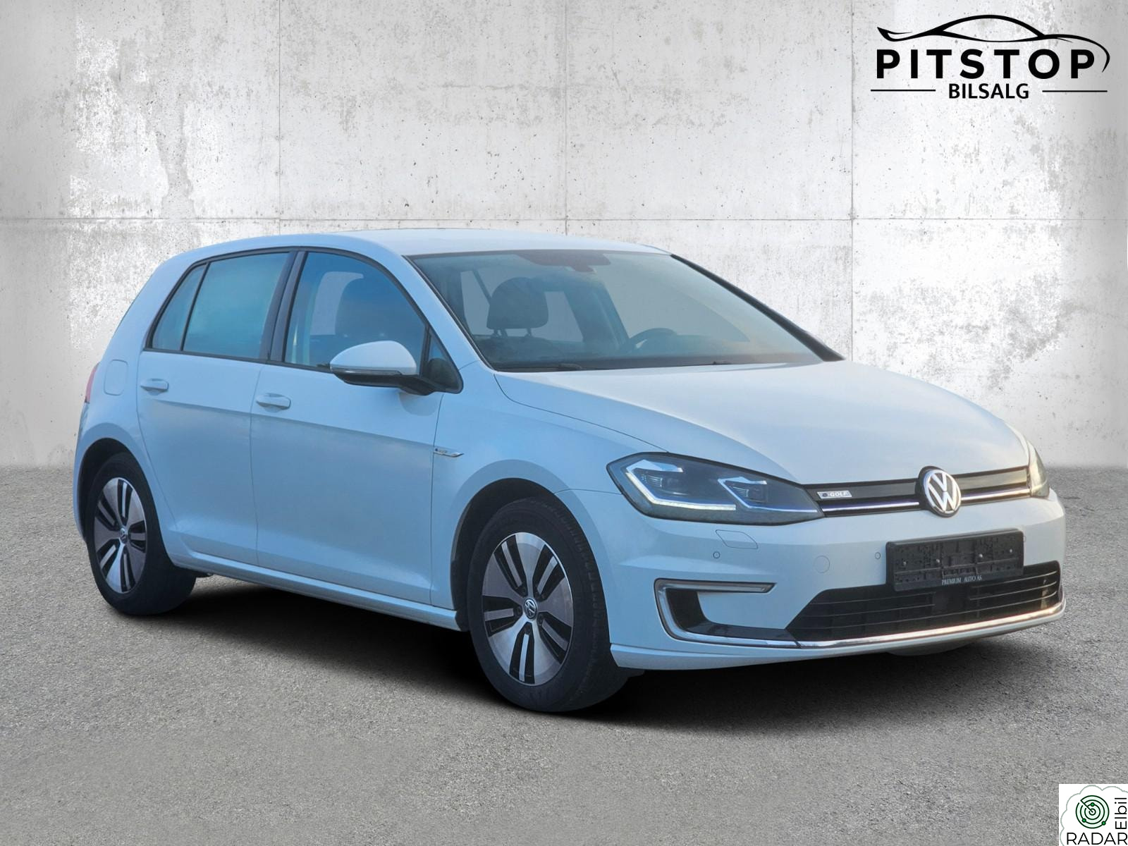 VOLKSWAGEN GOLF 136hk 300km Highline ACC Skinn Virtual Cockpit Kamera