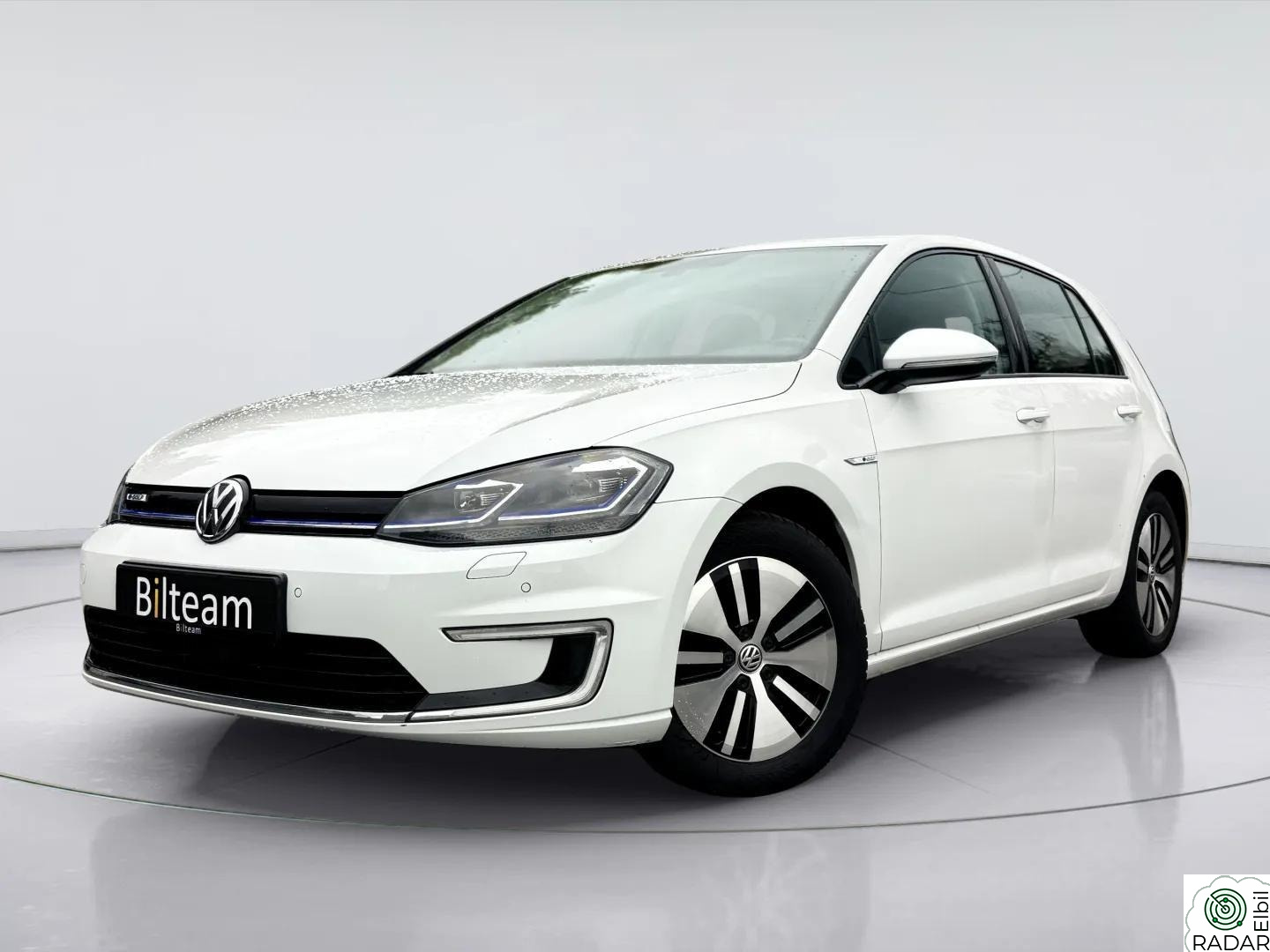 VOLKSWAGEN GOLF 300 km WLTP | ACC Stop & Go | Varmepumpe | Ryggekamera