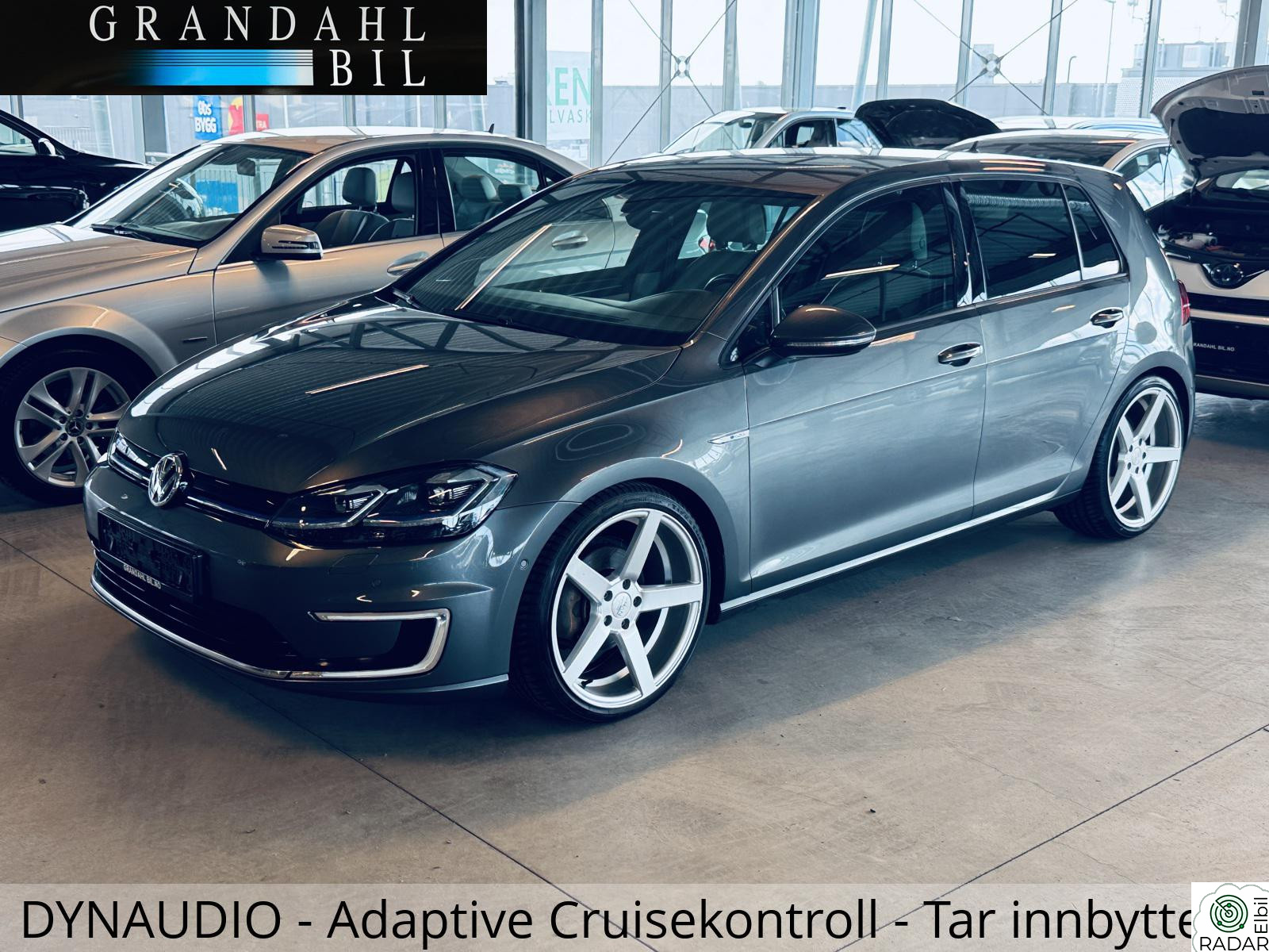 VOLKSWAGEN GOLF EV - 136 HK - SKINN - ACTIVE INFO DISPLAY - EXCLUSIVE