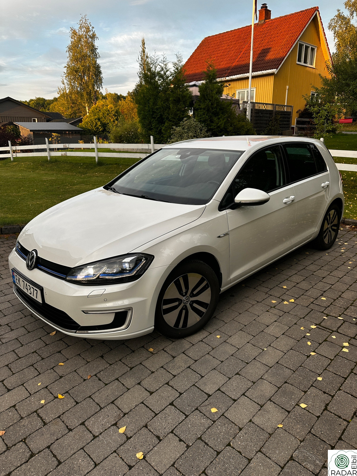 VOLKSWAGEN GOLF e-Golf 300km | Comfort | Skinn |Digital skjerm|Vinterpk