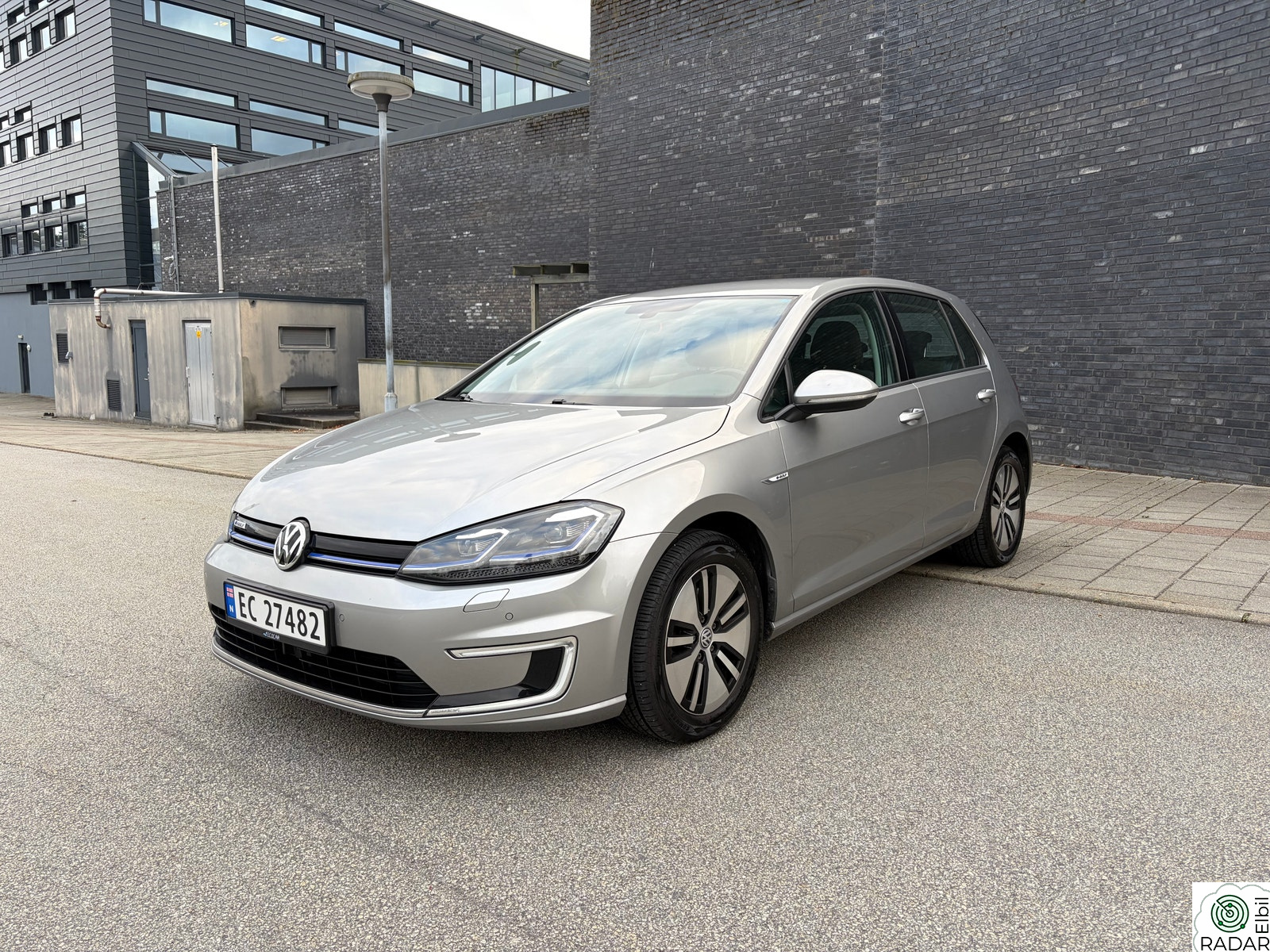 VOLKSWAGEN GOLF 136HK ACC/Navi/Dab/Carplay ++