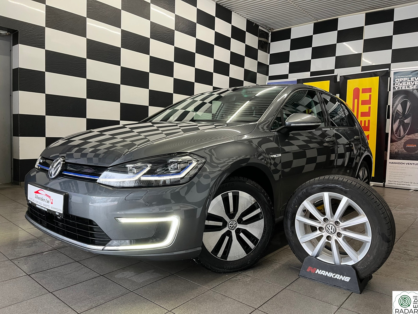 VOLKSWAGEN GOLF E-GOLF*100KW*300KM*1-EIER*EXCLUSIVE*SKINN*NY EU+SERVICE