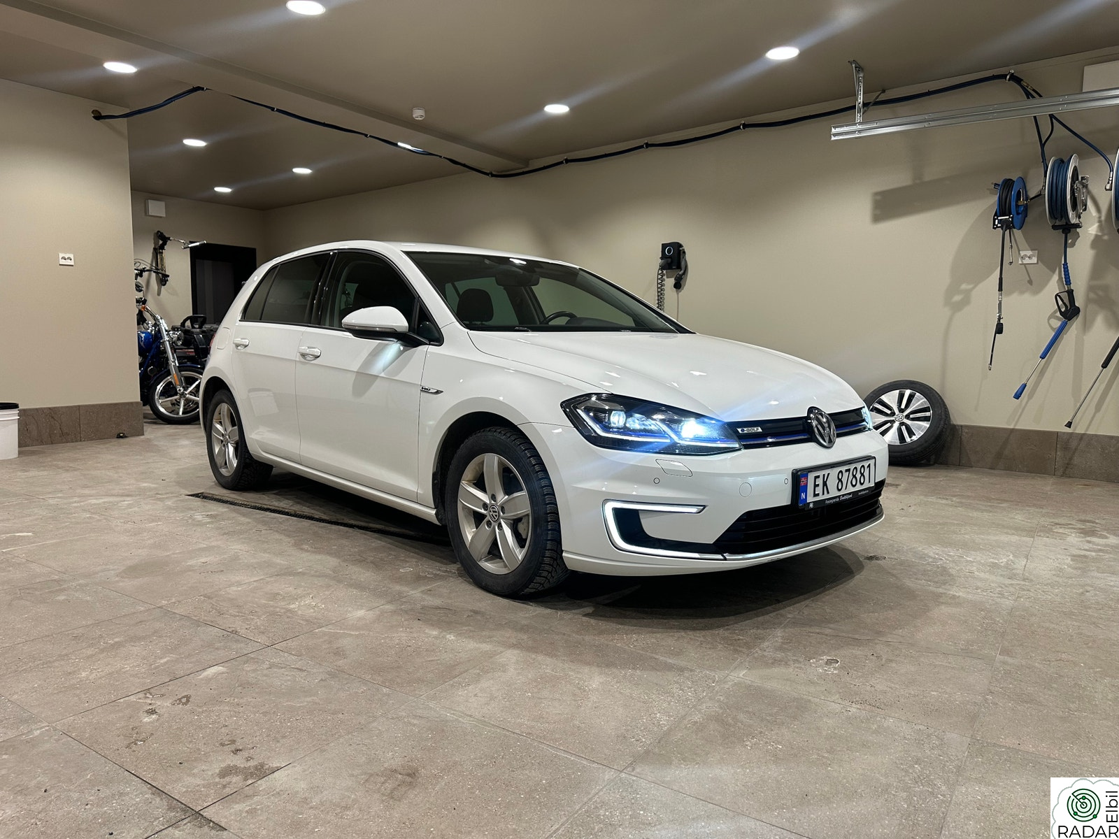 VOLKSWAGEN GOLF E-Golf ny type / 300km / ACC / Skinn vienna / Ad.lys++