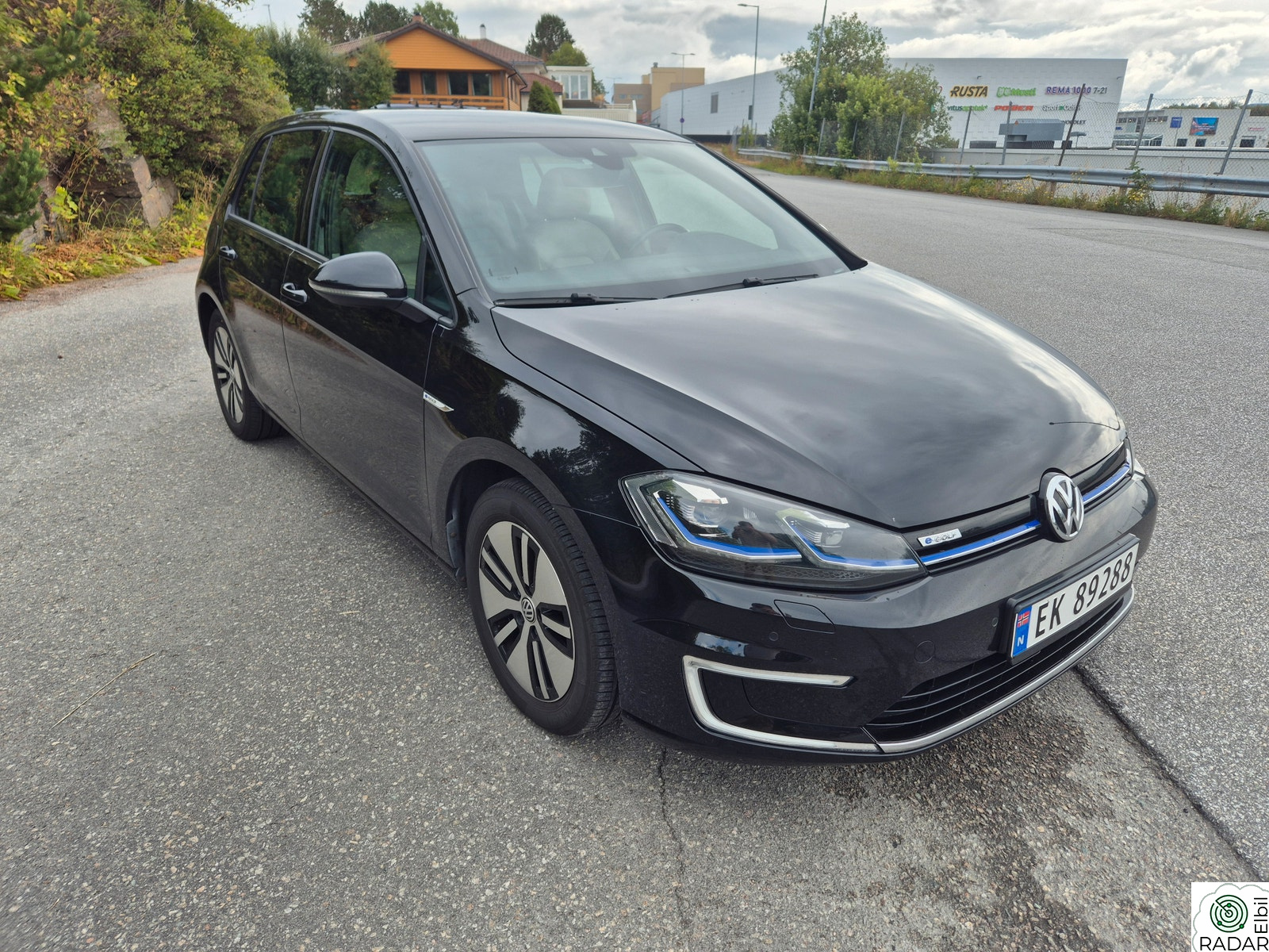 VOLKSWAGEN GOLF 300km Topp utstyrt!