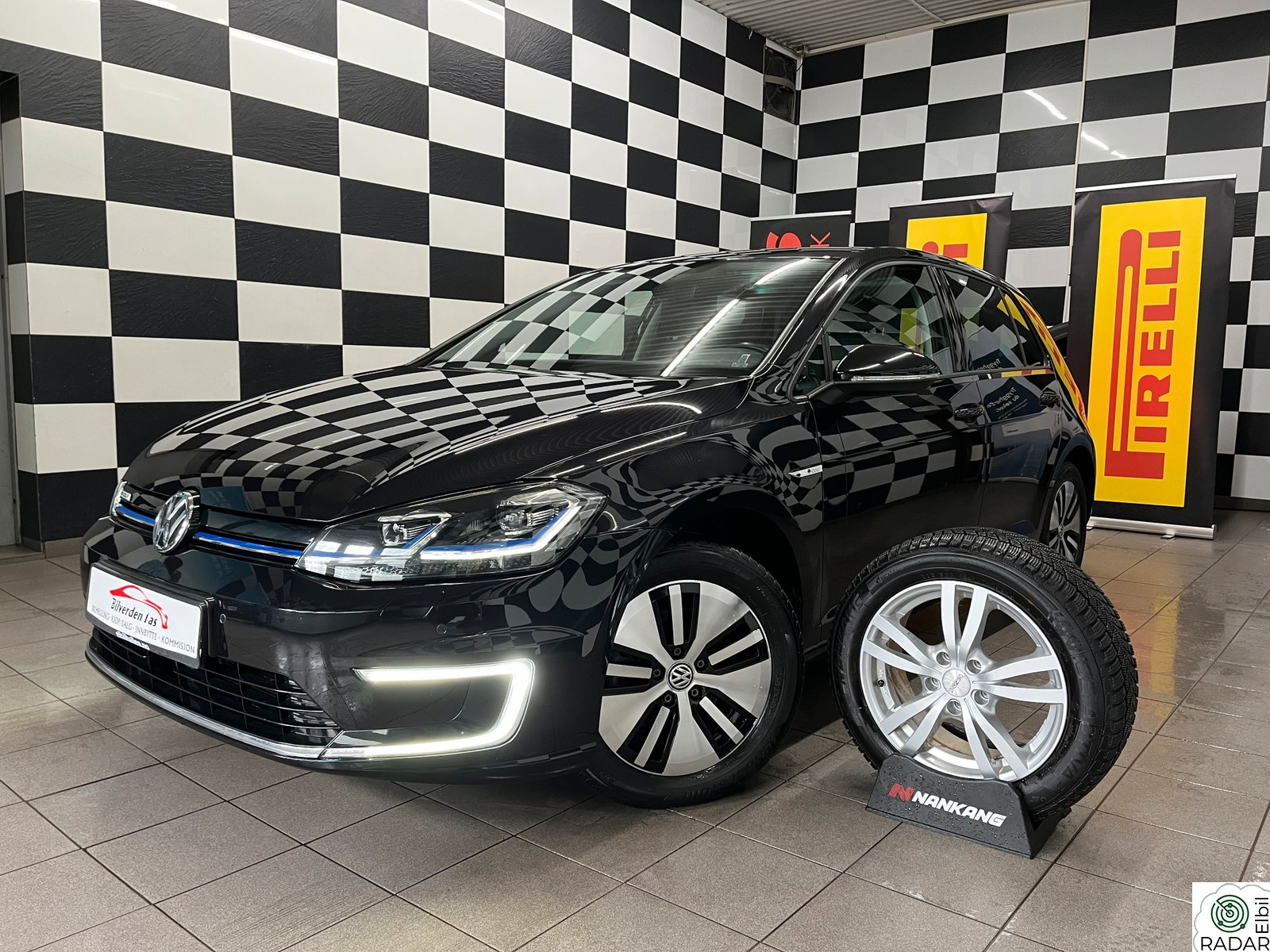 VOLKSWAGEN GOLF E-GOLF*100KW*300KM*EXCLUSIVE*SKINN*SERVICE*EU OK