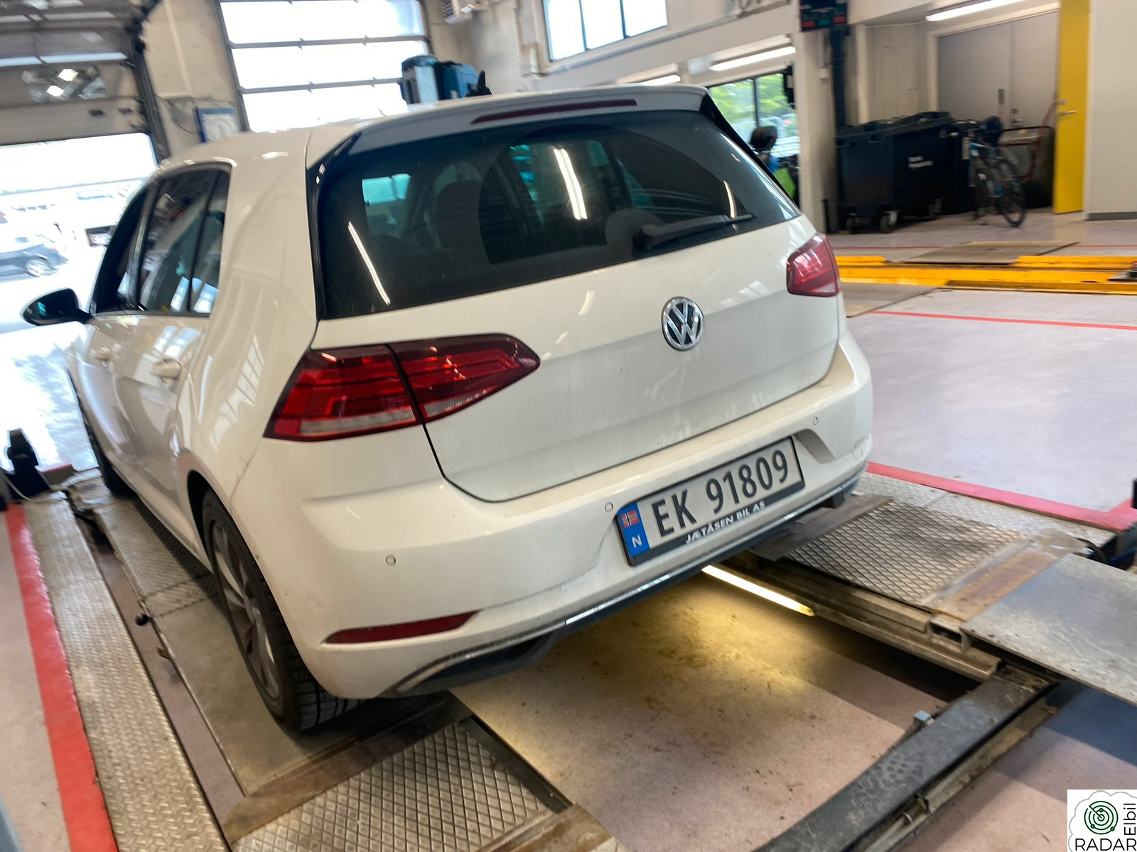 VOLKSWAGEN GOLF Premium