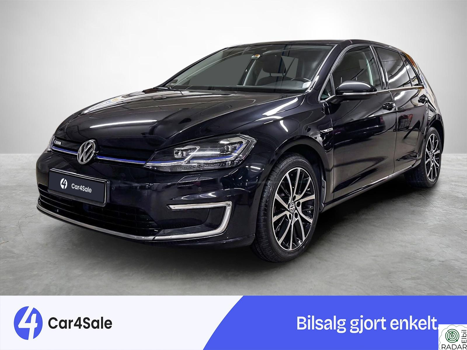 VOLKSWAGEN GOLF 300km / Active Info / ACC / R.Kam/ Norsk/ EU27/ V.Pumpe