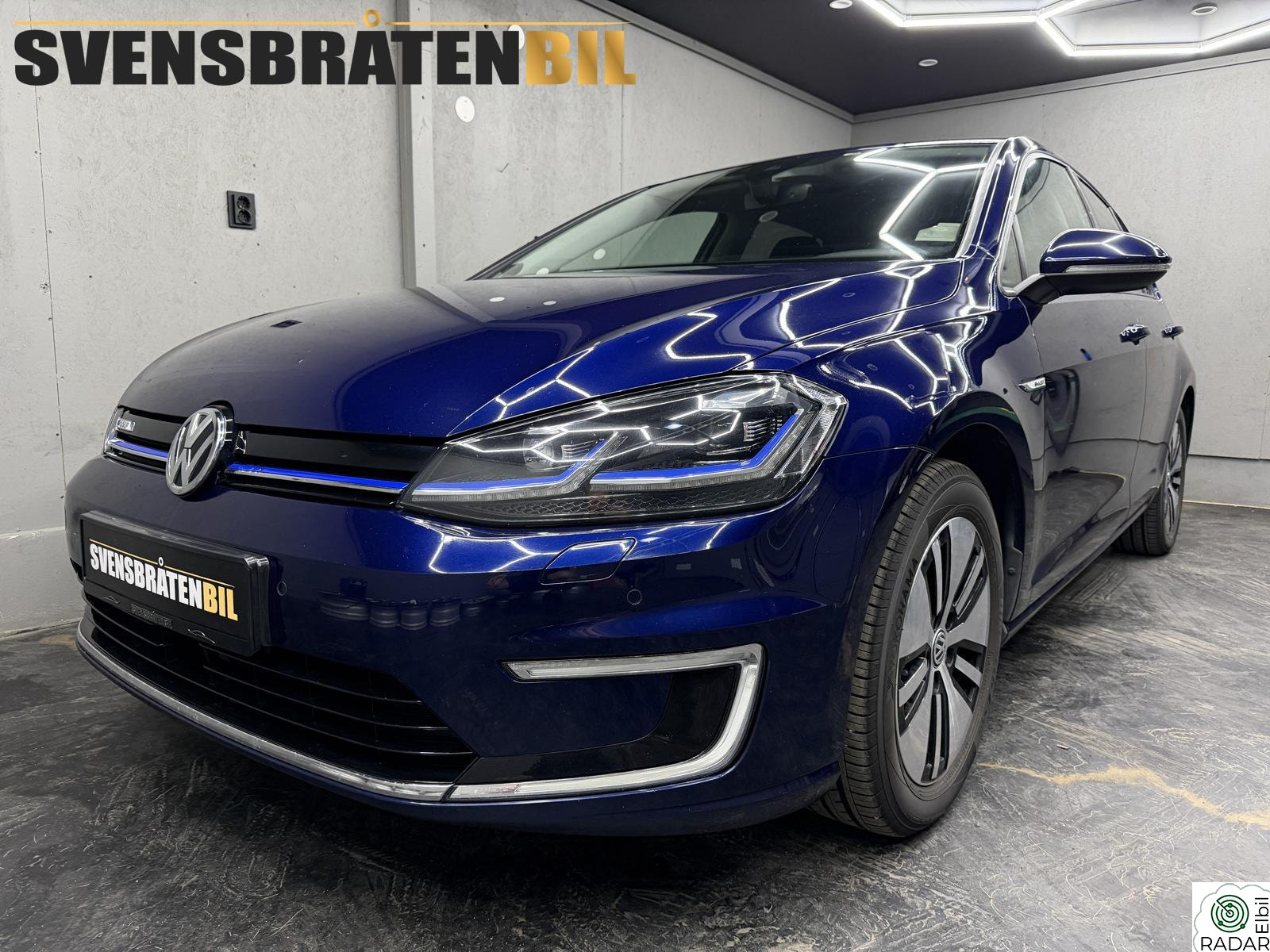 VOLKSWAGEN GOLF 300km/100kW/AID/NAVI/Keyless/ACC