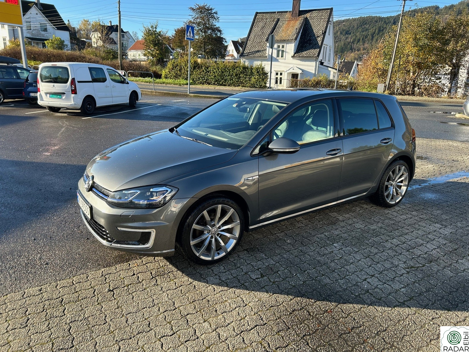 VOLKSWAGEN GOLF Skinn/Act.info/Keyless/Adapt.lys/Dyn. baklys/18+17"