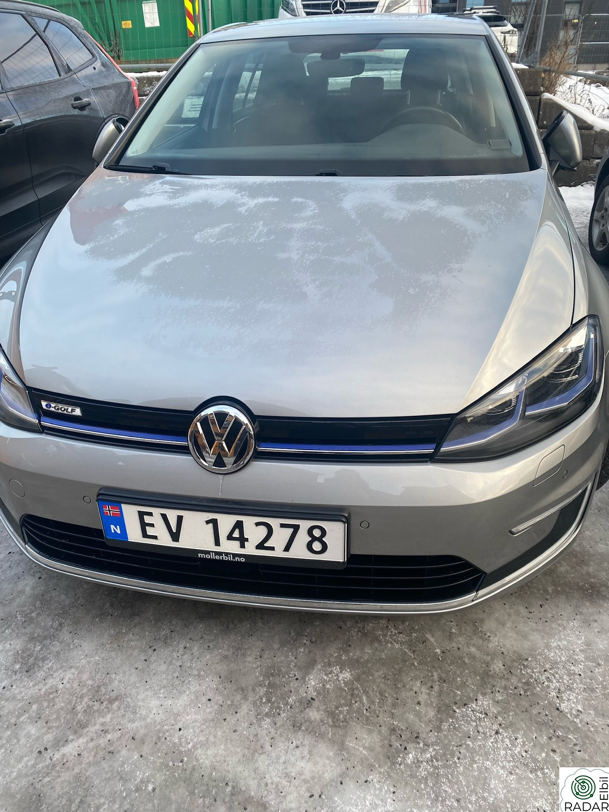 VOLKSWAGEN GOLF 300km