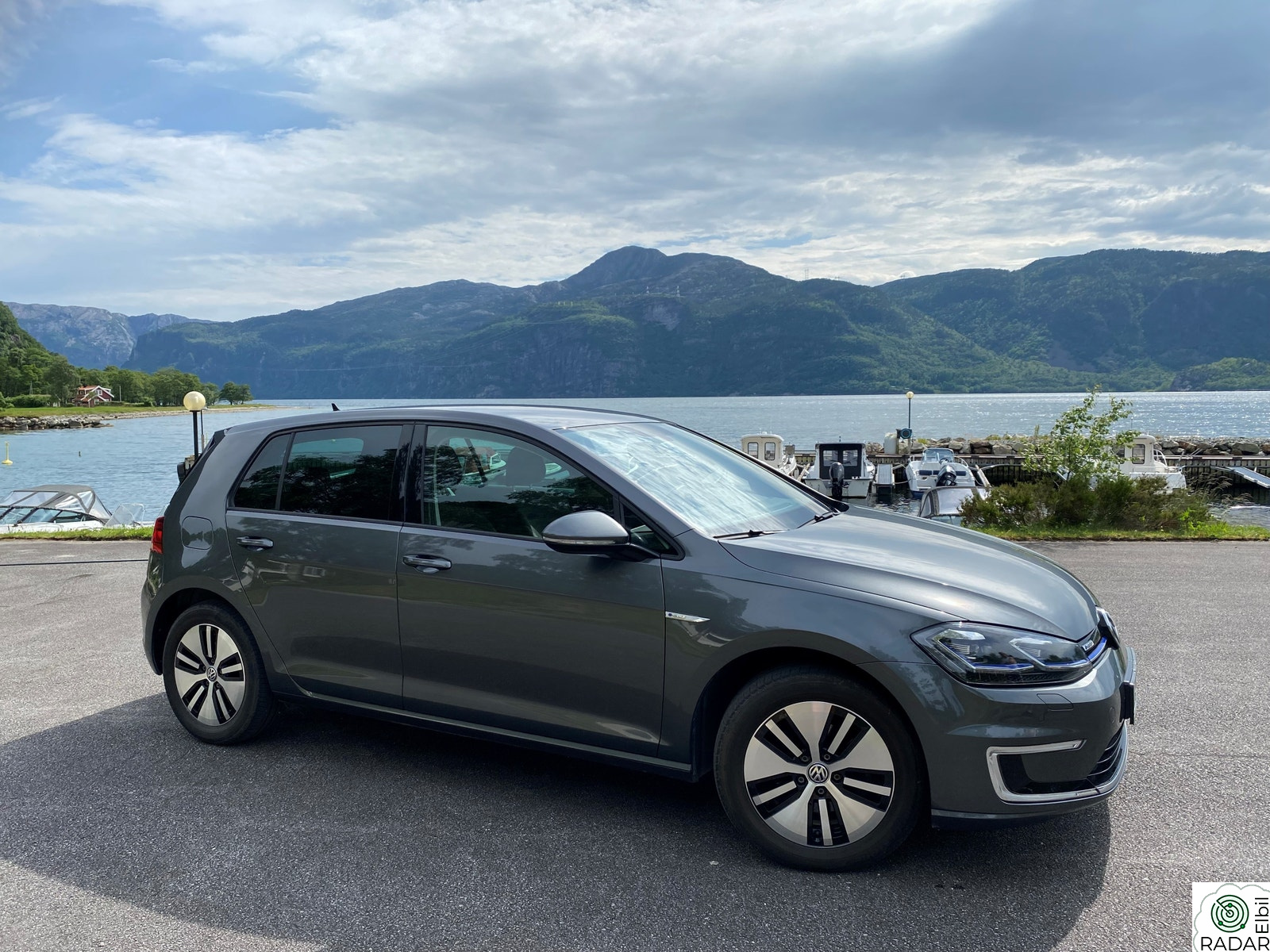 VOLKSWAGEN GOLF E Golf 300 km