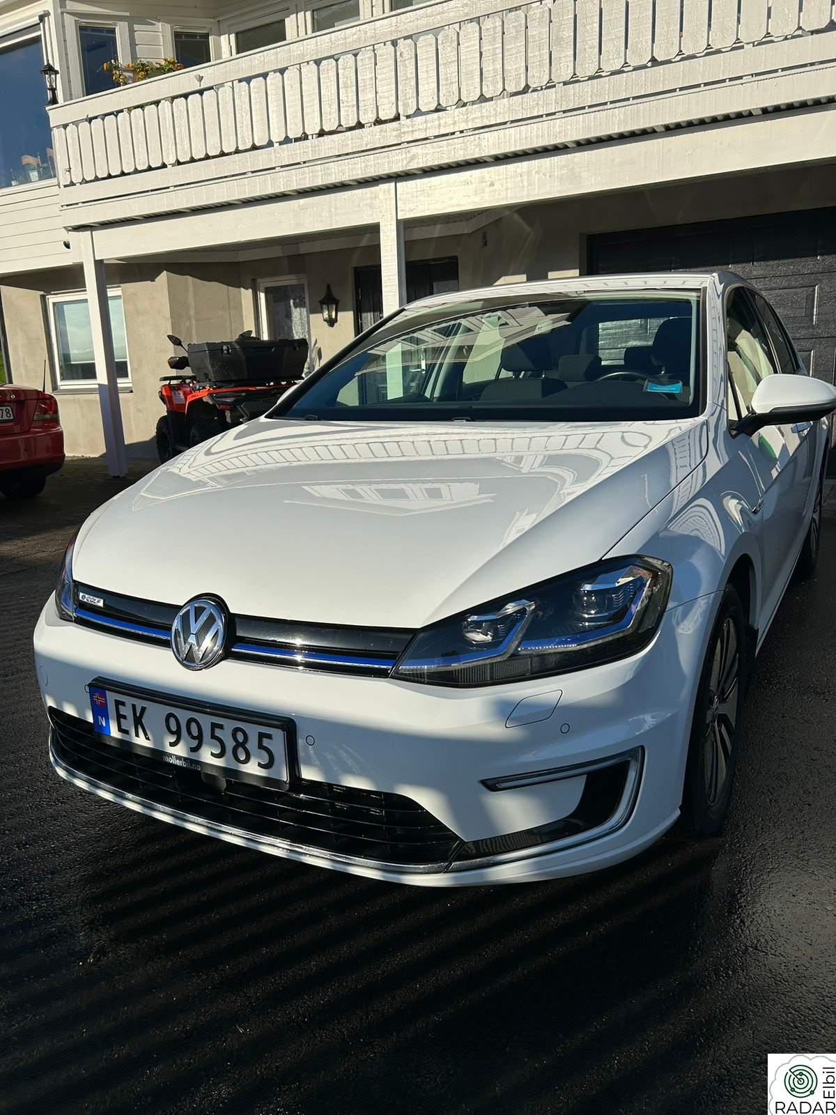 VOLKSWAGEN GOLF 300Km / 1 eier / Navi / V.pumpe / Digital instr.