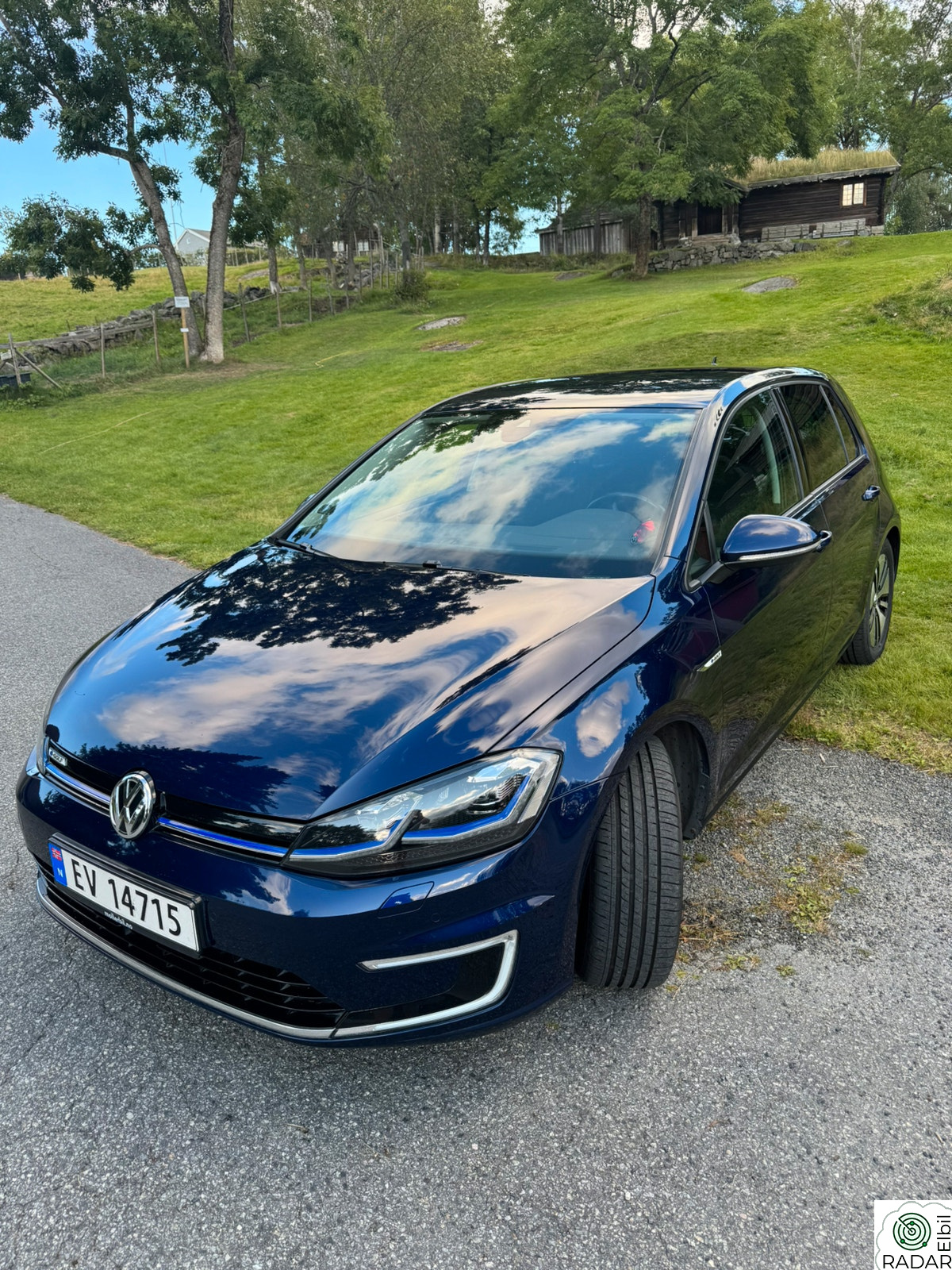 VOLKSWAGEN GOLF 300 km