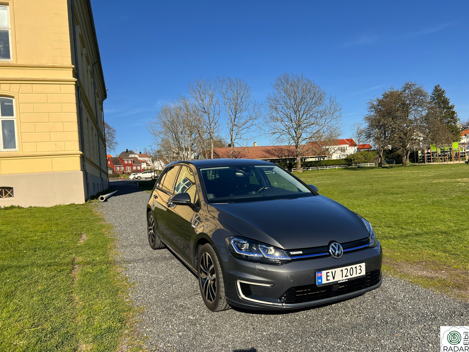 VOLKSWAGEN GOLF 136hk Exclusive/Skinn/Keyless/R.Kamera/Active Info