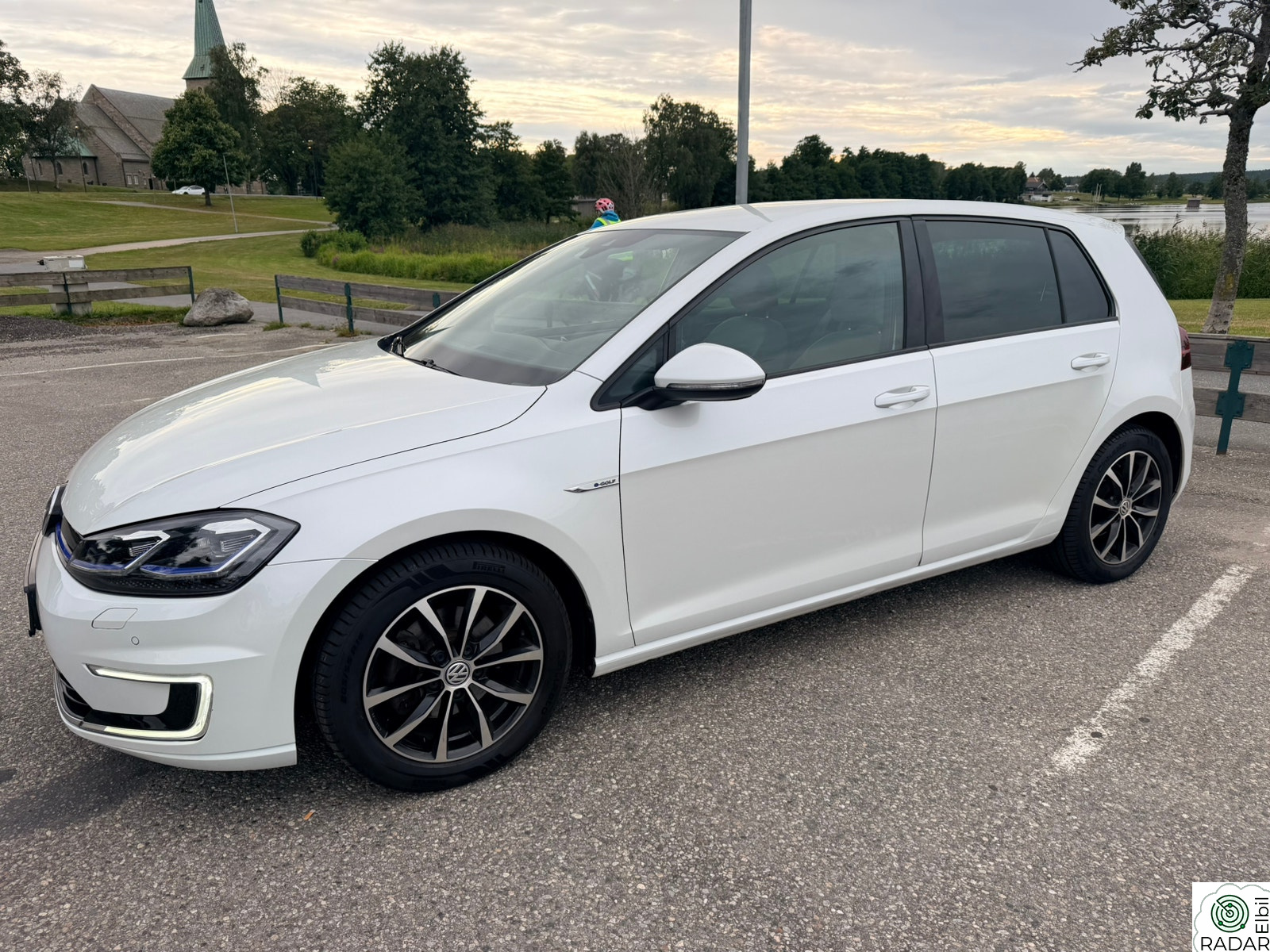 VOLKSWAGEN GOLF E-golf store batteriet