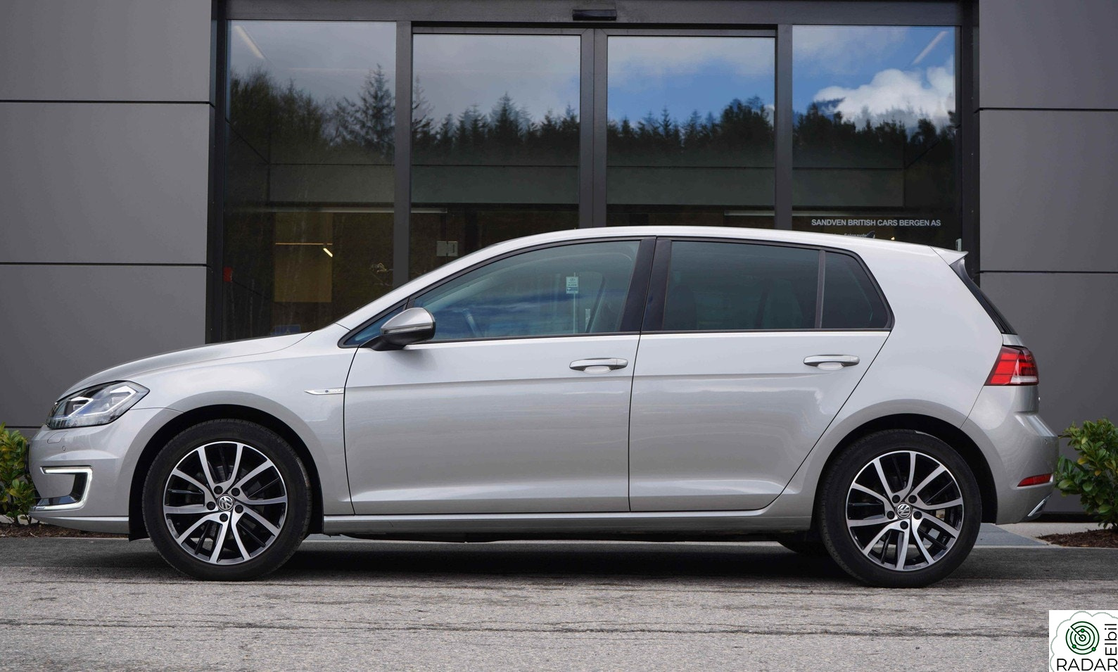 VOLKSWAGEN GOLF Executive