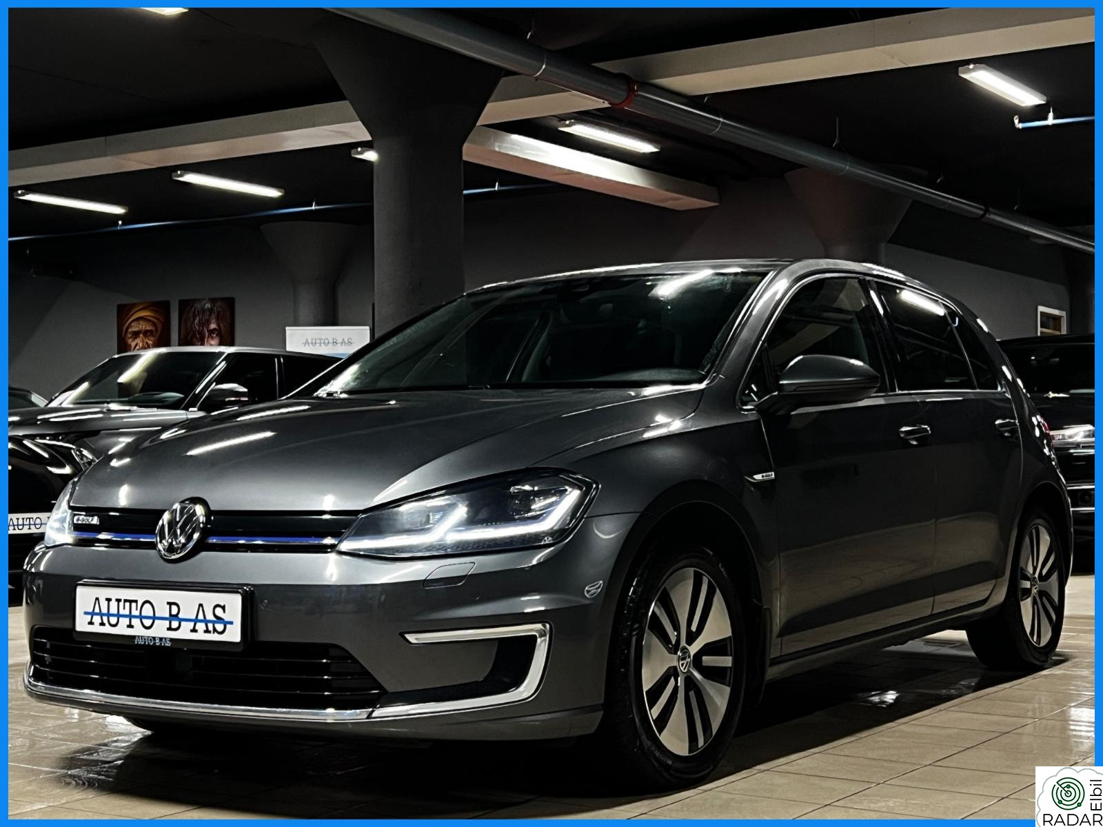 VOLKSWAGEN GOLF VirtualDisplay / 300Km / R.Kamera / Keyless / ACC