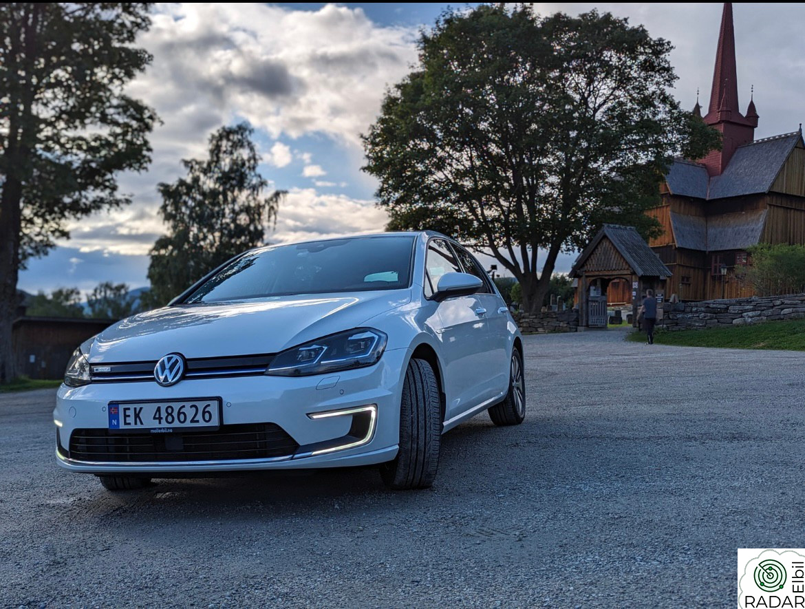 VOLKSWAGEN GOLF 136hk