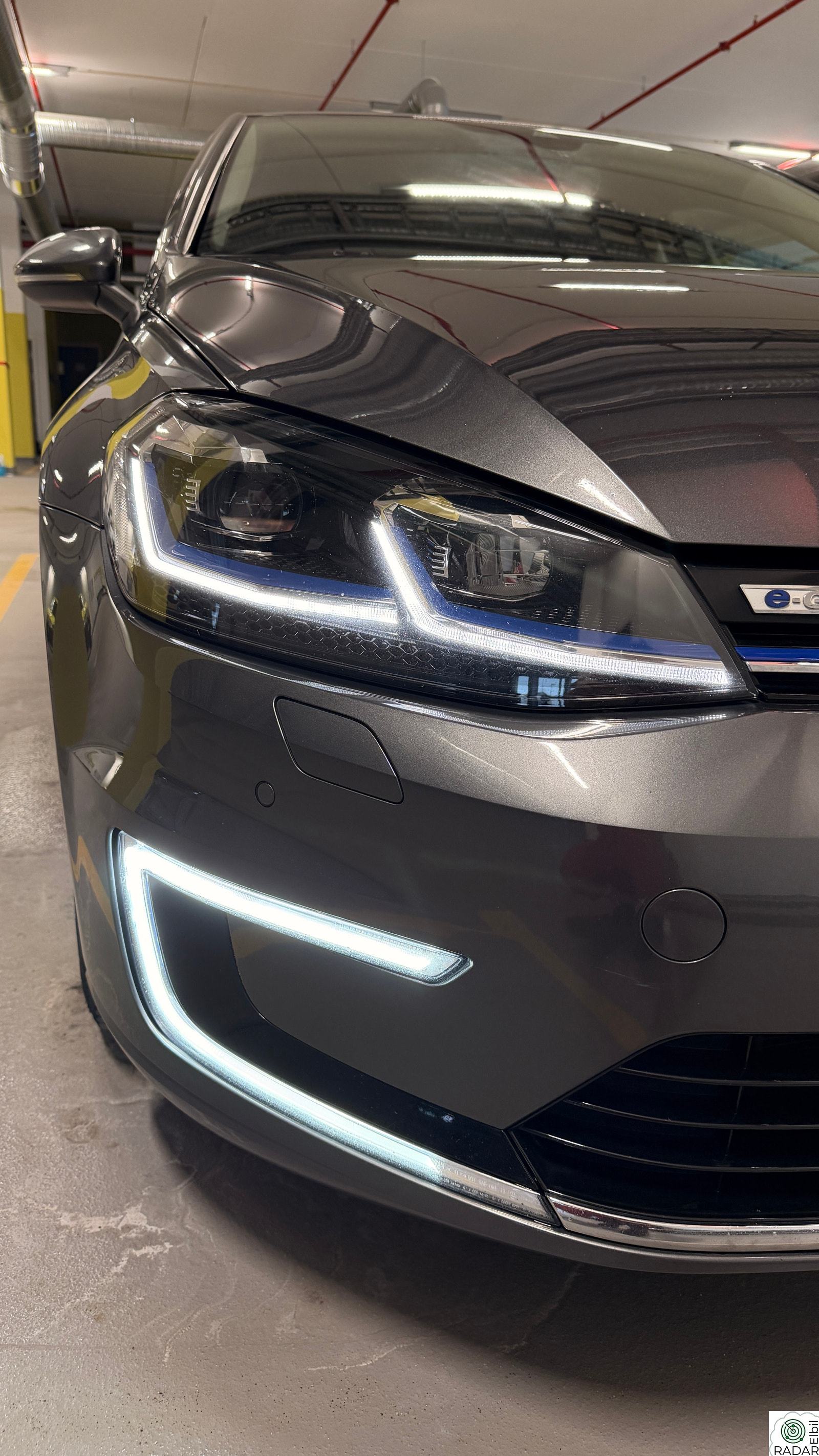 VOLKSWAGEN GOLF E-GOLF EXCLUSIVE 300KM SKINN LED ACTIVE INFO ACC KAMERA