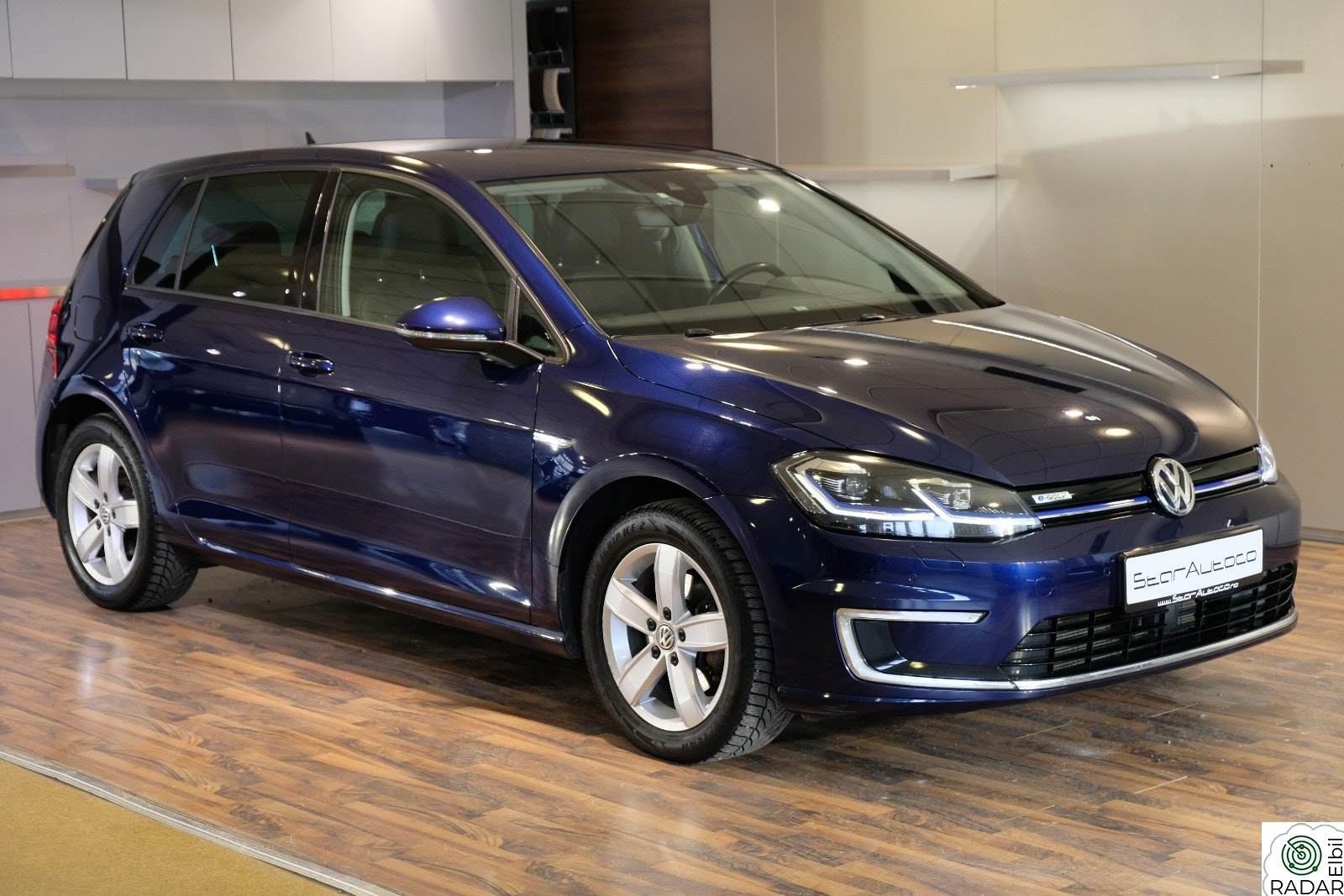 VOLKSWAGEN GOLF 300km/ActiveInfo/Skinn/BLIS/ACC/Keyless/R.kam/CarPlay++