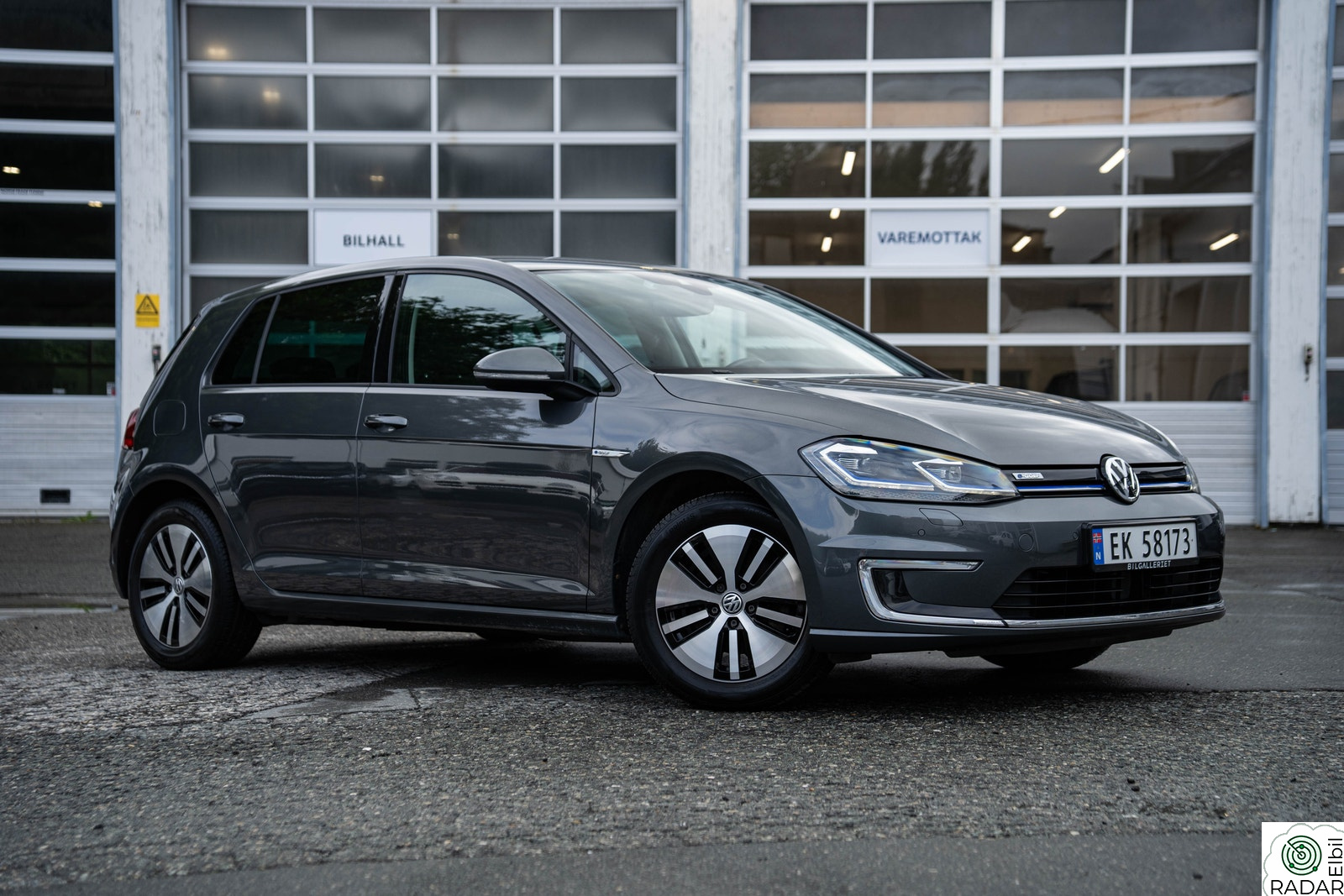 VOLKSWAGEN GOLF E-Golf 300km/100kW/Skinn/ACC/Navi/Dab