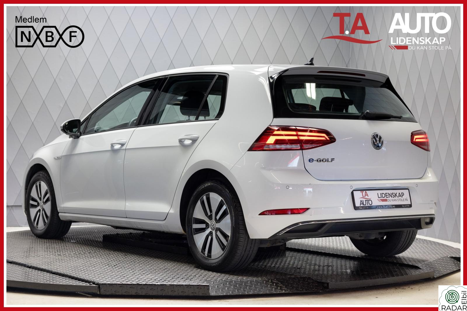 VOLKSWAGEN GOLF 136HK 300KM ACC VARMEPUMPE KAMERA NORSK +++