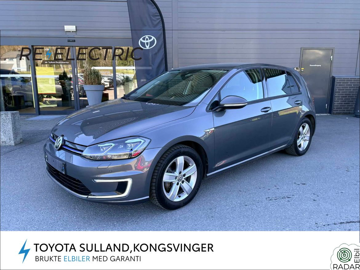 VOLKSWAGEN GOLF Skinn I Apple CarPlay I Navi I Lav km I Garanti
