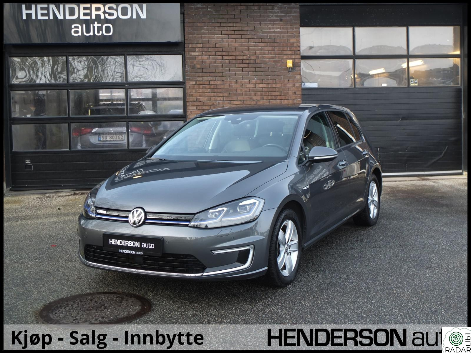 VOLKSWAGEN GOLF Skinn/ActiveInfo/LED/Keyless/DynAudio/Kamera/Tectyl+++