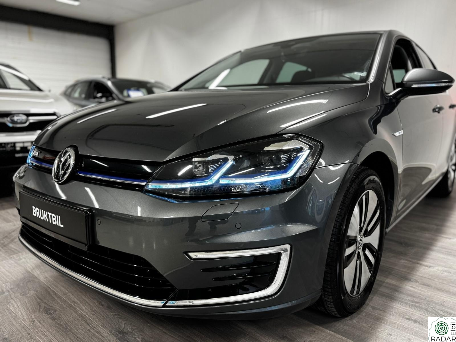 VOLKSWAGEN GOLF Elektrisk 300KM Active Info Helskinn ACC VP EU 10.2027