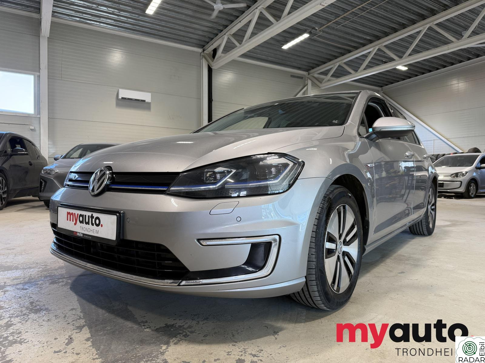 VOLKSWAGEN GOLF e/136Hk/Skinn/Dab+/Navi/R-Kamera +++