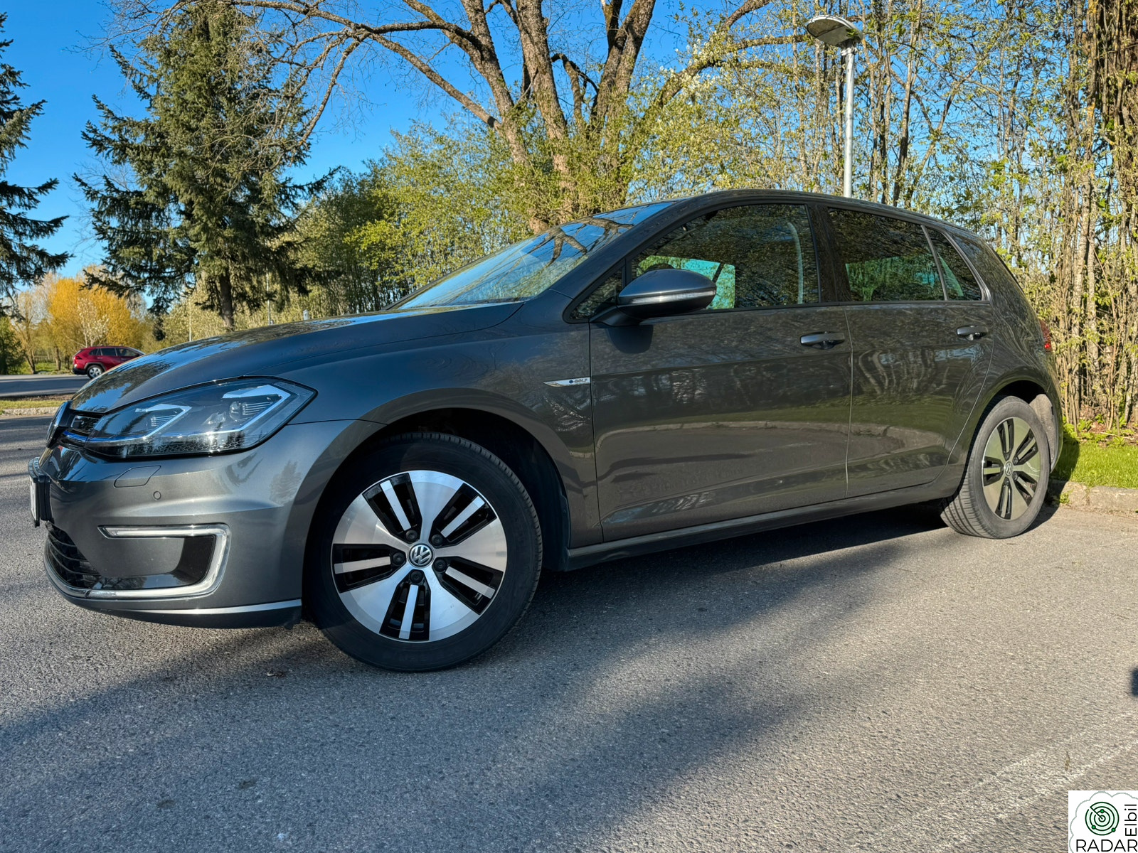 VOLKSWAGEN GOLF 136hk