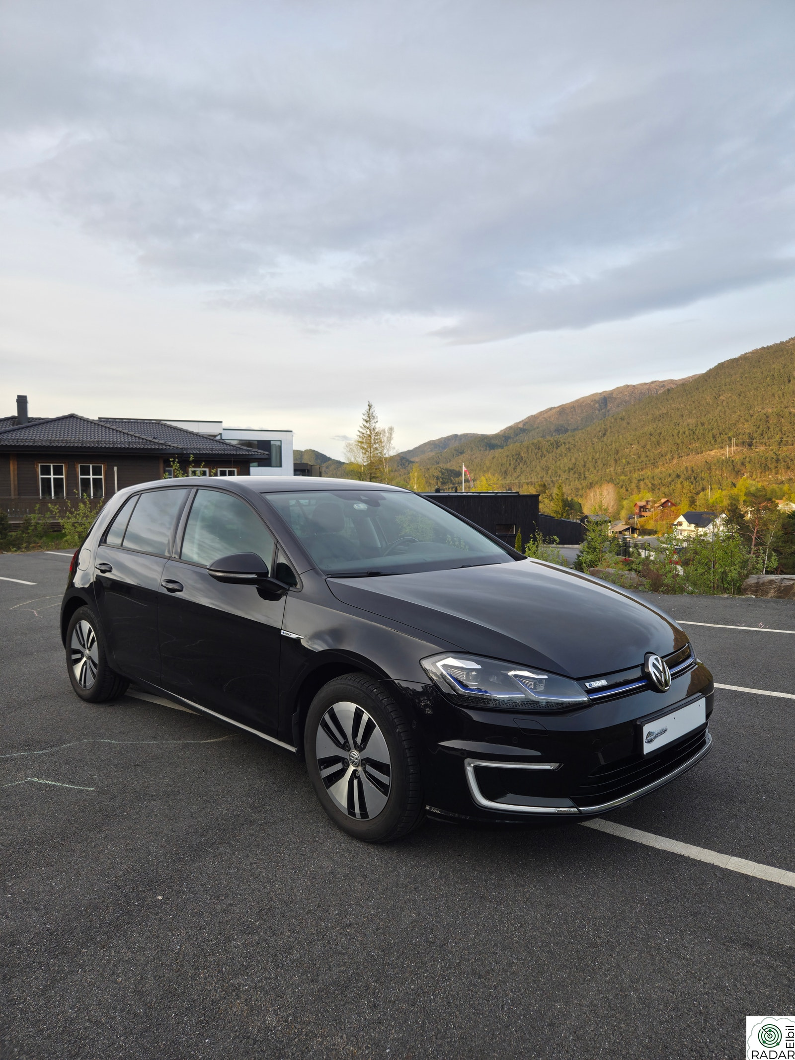 VOLKSWAGEN GOLF e-Golf | 1 eier | Skinn | Kamera | LED | EU 2028