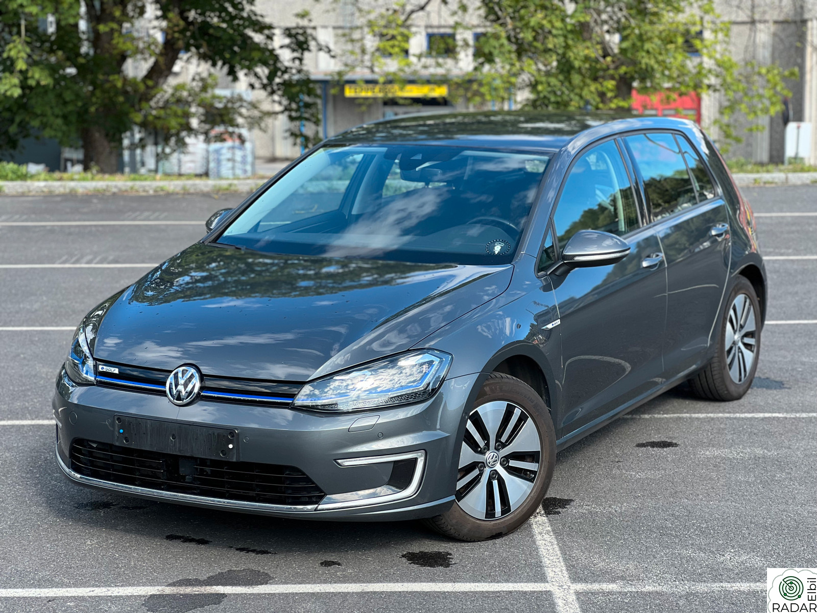 VOLKSWAGEN GOLF E-Golf–KUN en eier-FULL servicehistorikk-300km-SE PRIS!