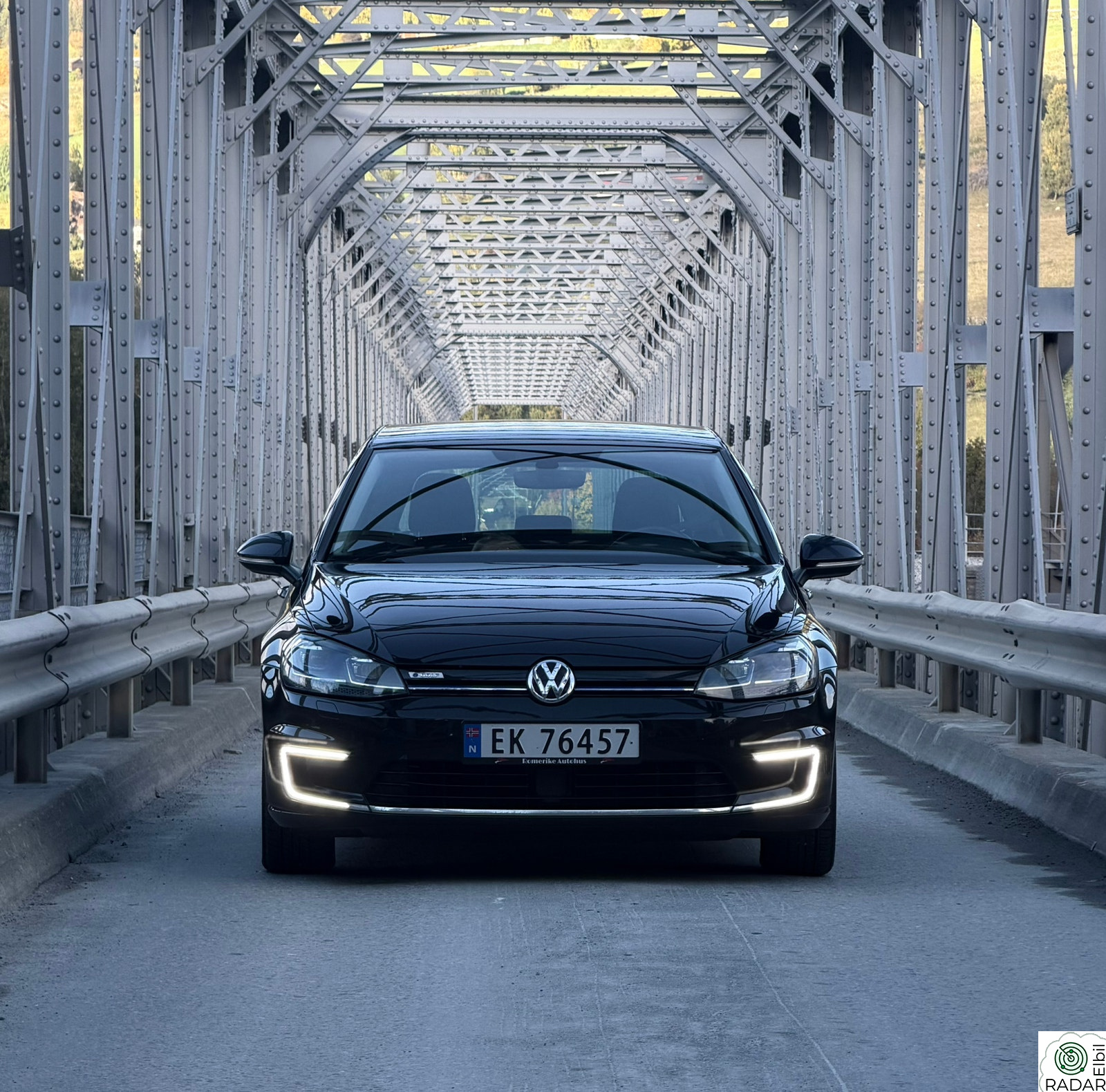 VOLKSWAGEN GOLF 300 km