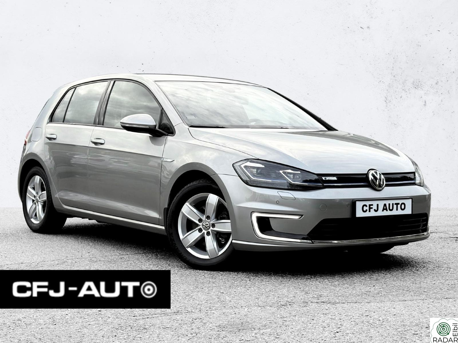 VOLKSWAGEN GOLF Skinn, ACC, Kamera, Batterihelse 93%
