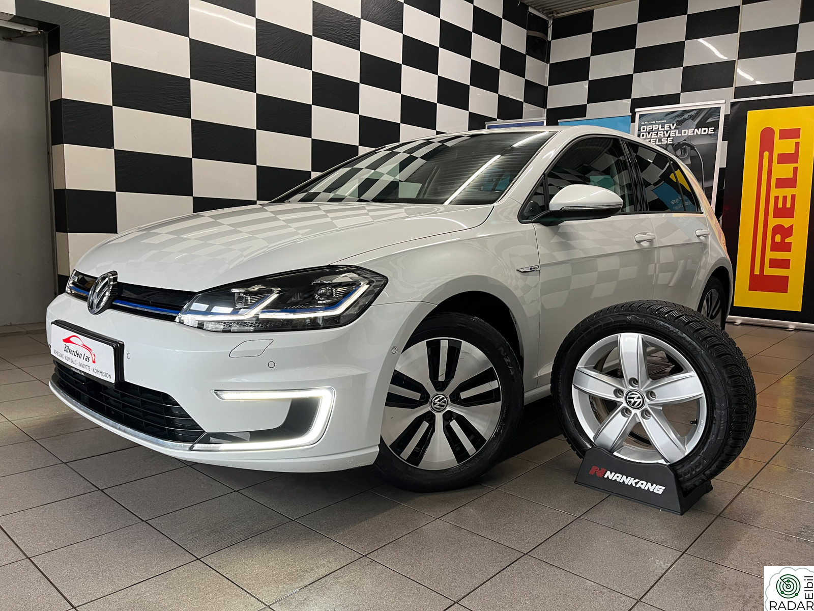 VOLKSWAGEN GOLF E-GOLF*100KW*300KM*EXCLUSIVE*ALT*SKINN*NY EU+SERVICE