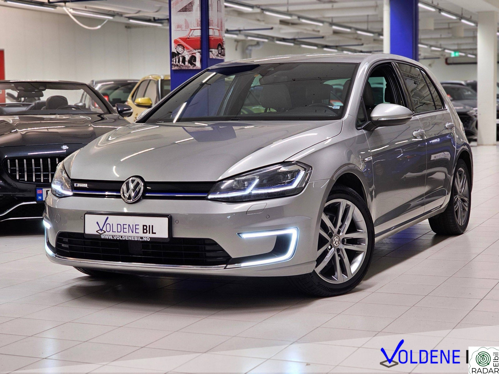 VOLKSWAGEN GOLF 136hk - Exclusive - ACC - Kamera - Ny Service