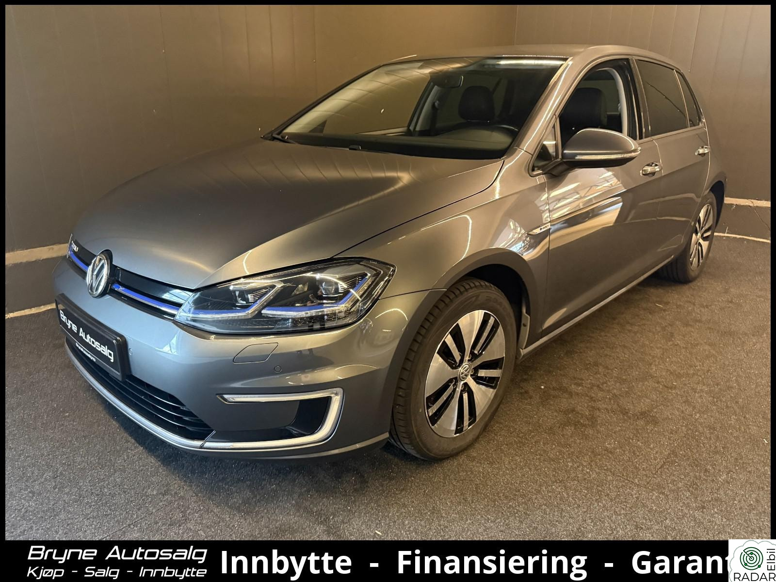 VOLKSWAGEN GOLF 136HK 300KM SKINN/ACTIVE-INFO/KAMERA/CARPLAY/ACC+++