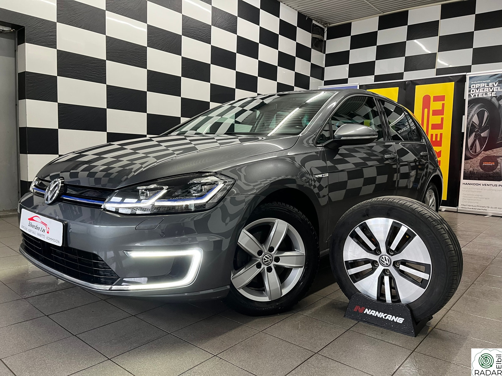 VOLKSWAGEN GOLF E-GOLF*100KW*300KM*1-EIER*EXCLUSIVE*SKINN*NY EU+SERVICE