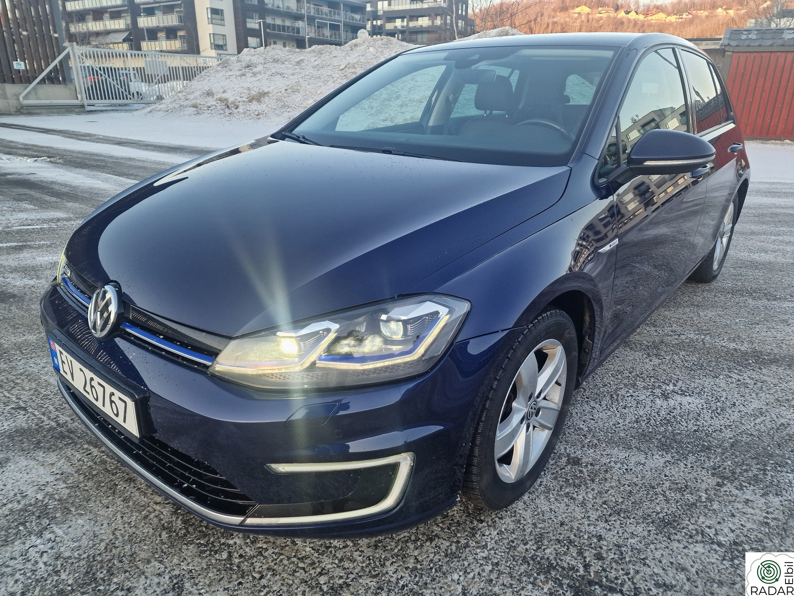 VOLKSWAGEN GOLF 100KW 300KM/SKINN/ACC/NAVI/KAMERA/PDC/ACTIVE INFO/DAB